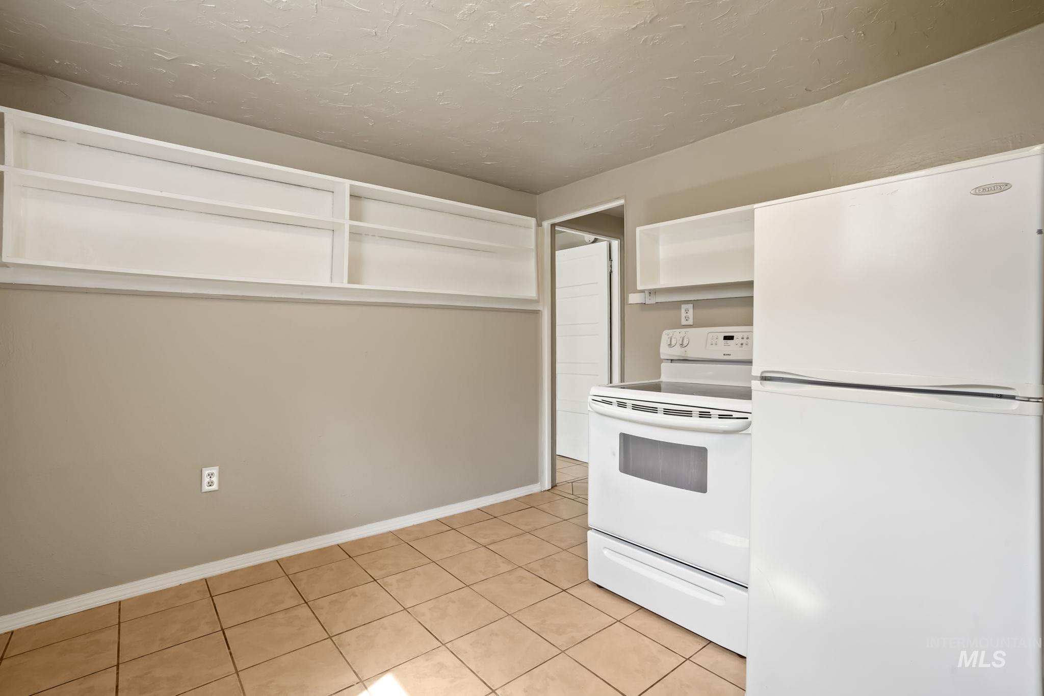 615 S 9th Ave, Caldwell, Idaho 83605, 2 Bedrooms, 1 Bathroom, Residential Income For Sale, Price $337,900, 98921932