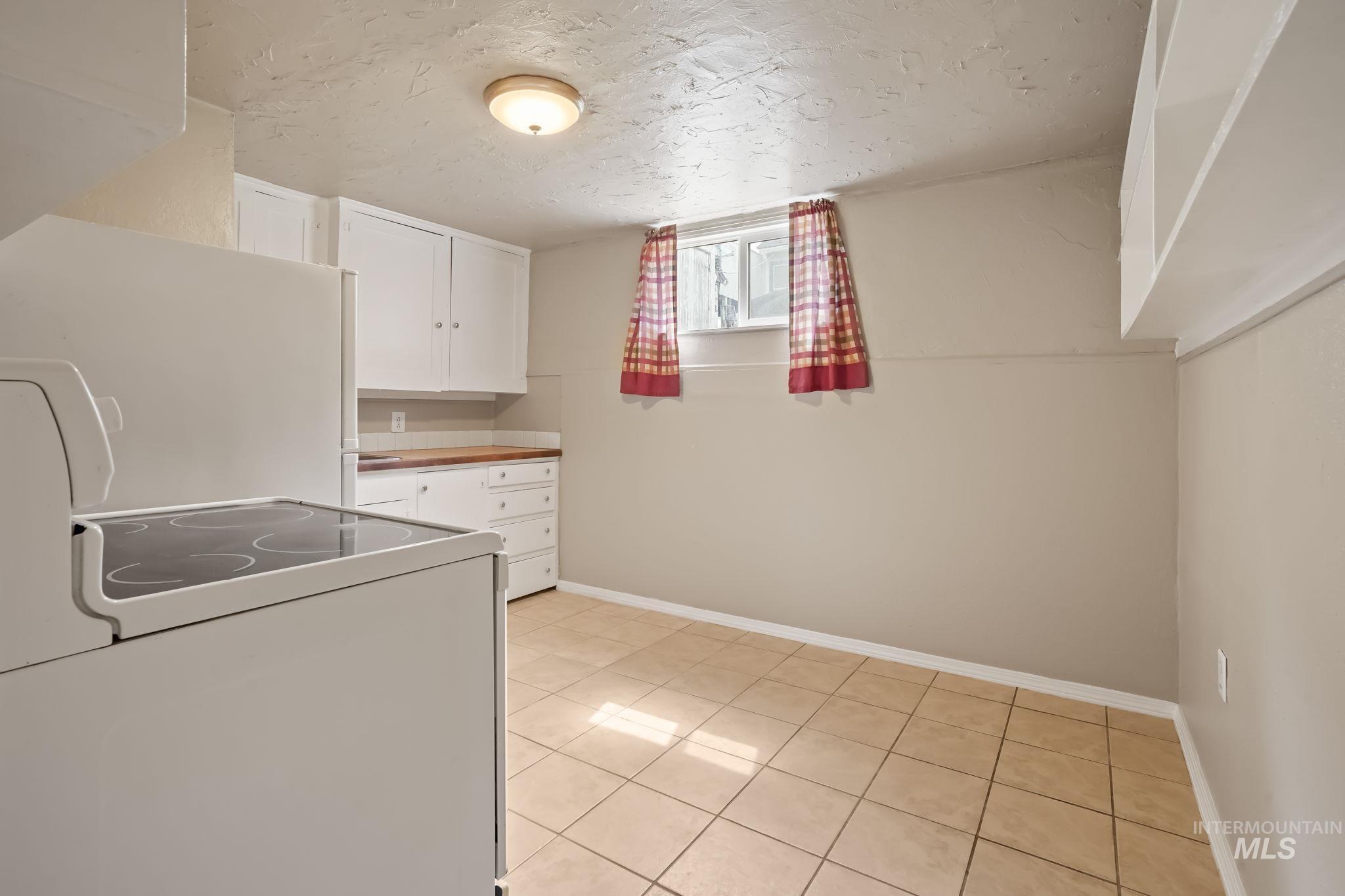 615 S 9th Ave, Caldwell, Idaho 83605, 2 Bedrooms, 1 Bathroom, Residential Income For Sale, Price $337,900, 98921932