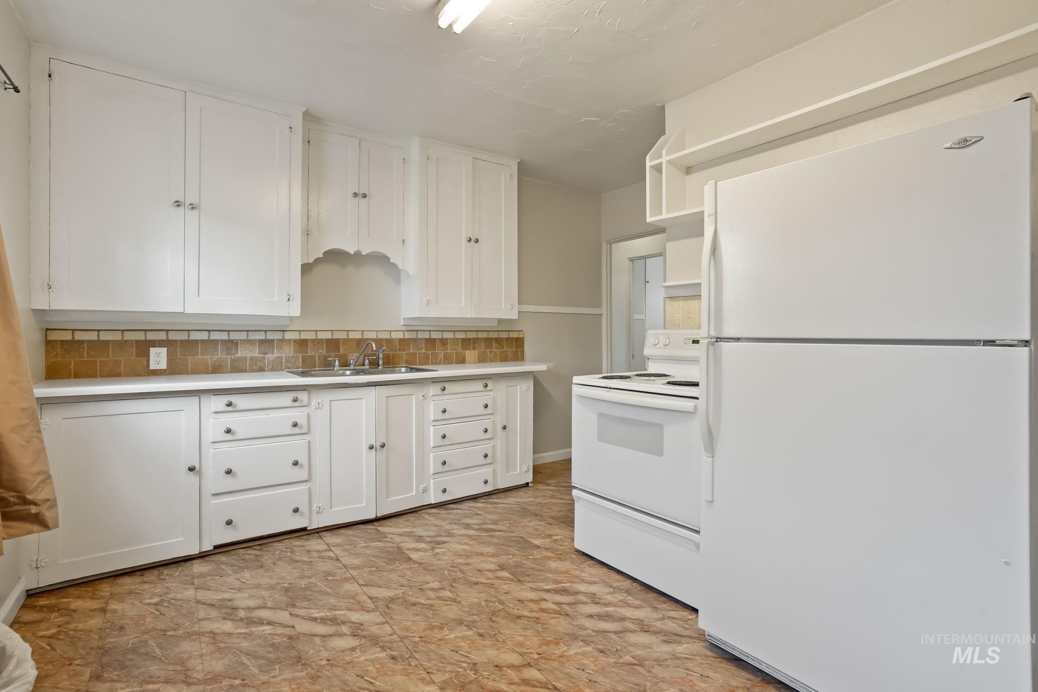 615 S 9th Ave, Caldwell, Idaho 83605, 2 Bedrooms, 1 Bathroom, Residential Income For Sale, Price $337,900, 98921932