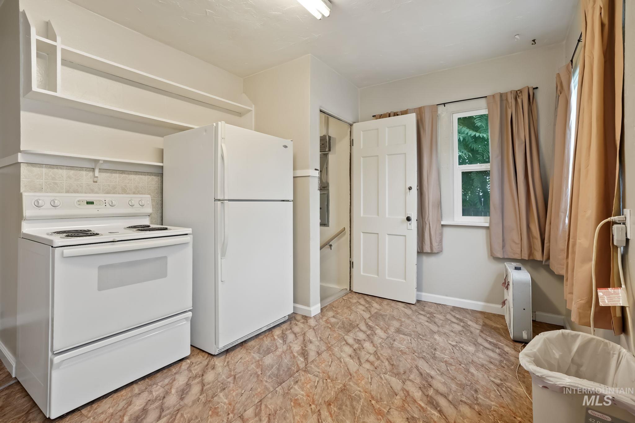 615 S 9th Ave, Caldwell, Idaho 83605, 2 Bedrooms, 1 Bathroom, Residential Income For Sale, Price $337,900, 98921932
