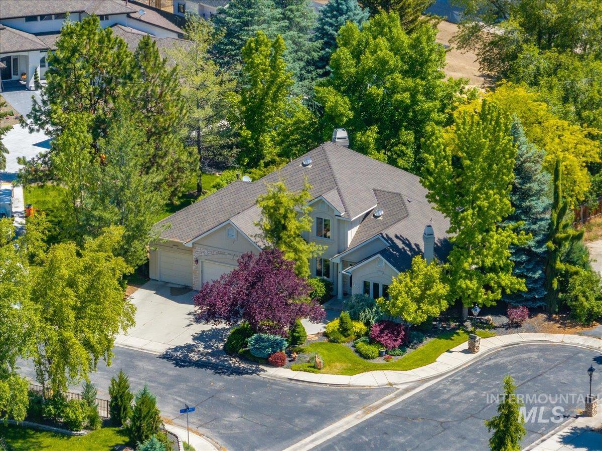 5500 W Lake River Ln, Boise, Idaho 83703, 4 Bedrooms, 2.5 Bathrooms, Residential For Sale, Price $999,000,MLS 98921934