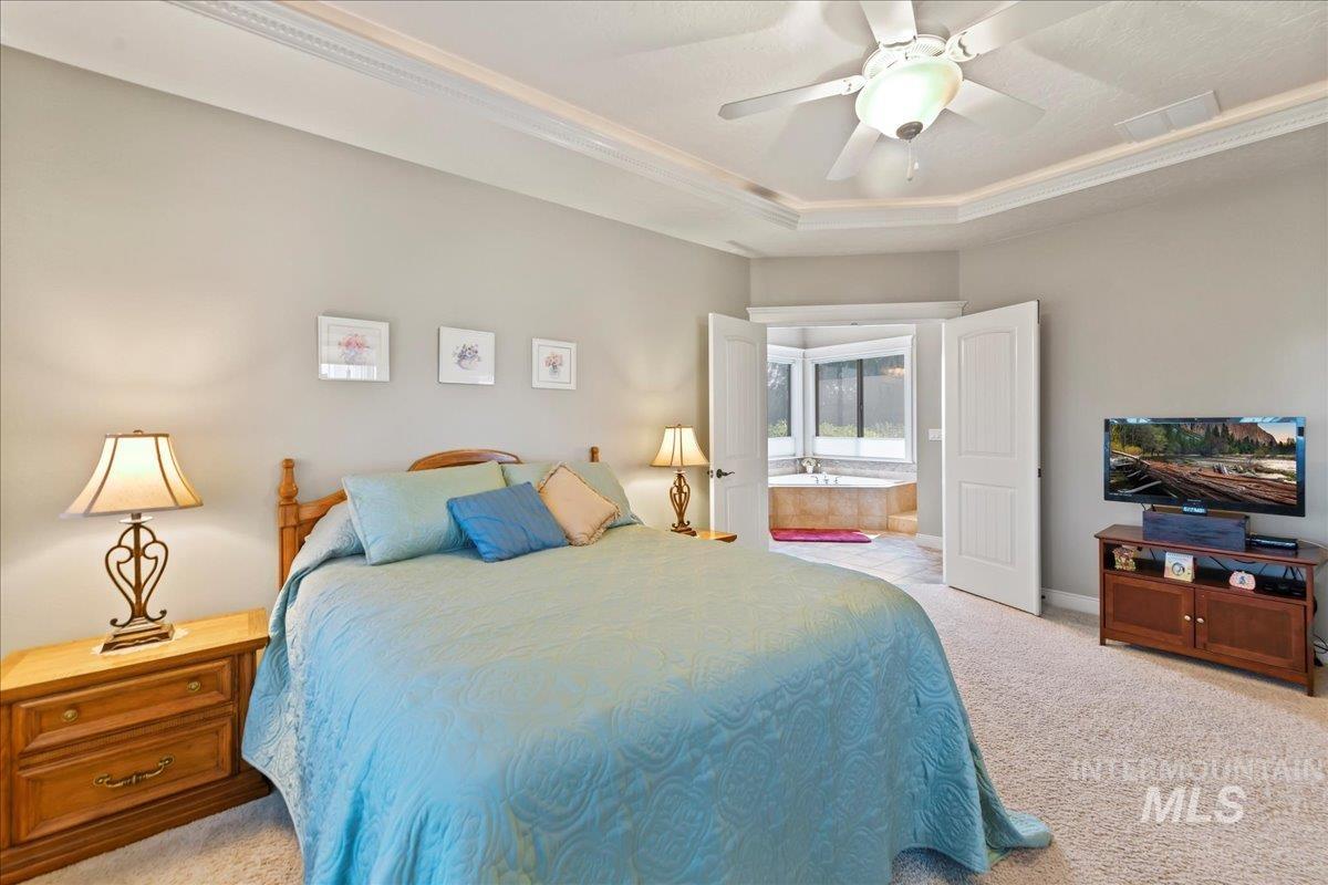 24528 Star Crest Ct, Middleton, Idaho 83644, 3 Bedrooms, 2.5 Bathrooms, Residential For Sale, Price $885,000,MLS 98921942
