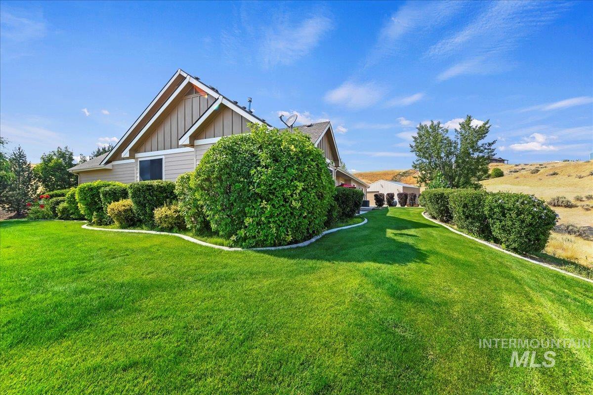 24528 Star Crest Ct, Middleton, Idaho 83644, 3 Bedrooms, 2.5 Bathrooms, Residential For Sale, Price $885,000,MLS 98921942
