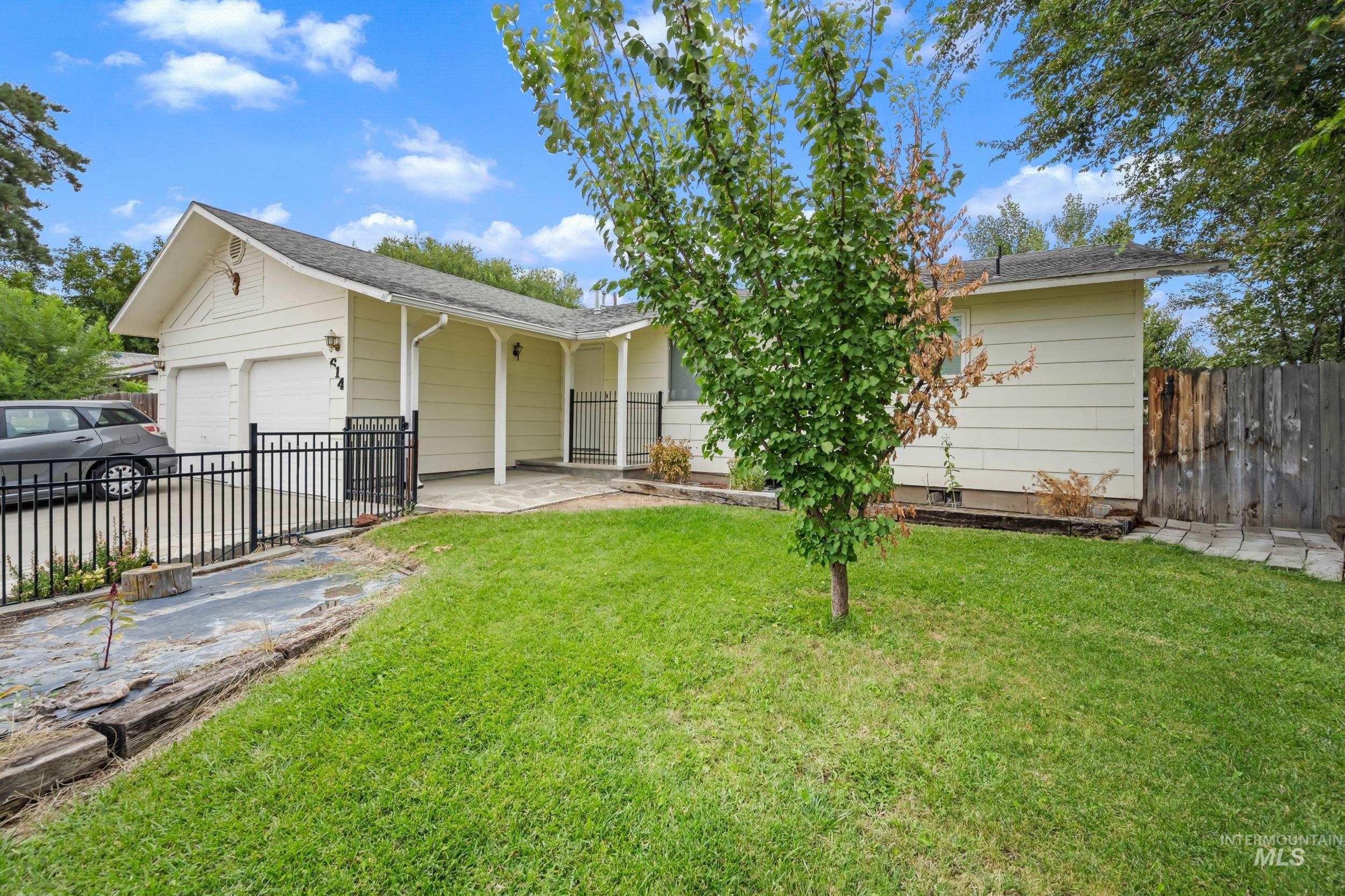 614 S Utah Ave., Fruitland, Idaho 83619, 3 Bedrooms, 2 Bathrooms, Residential For Sale, Price $320,000,MLS 98922015