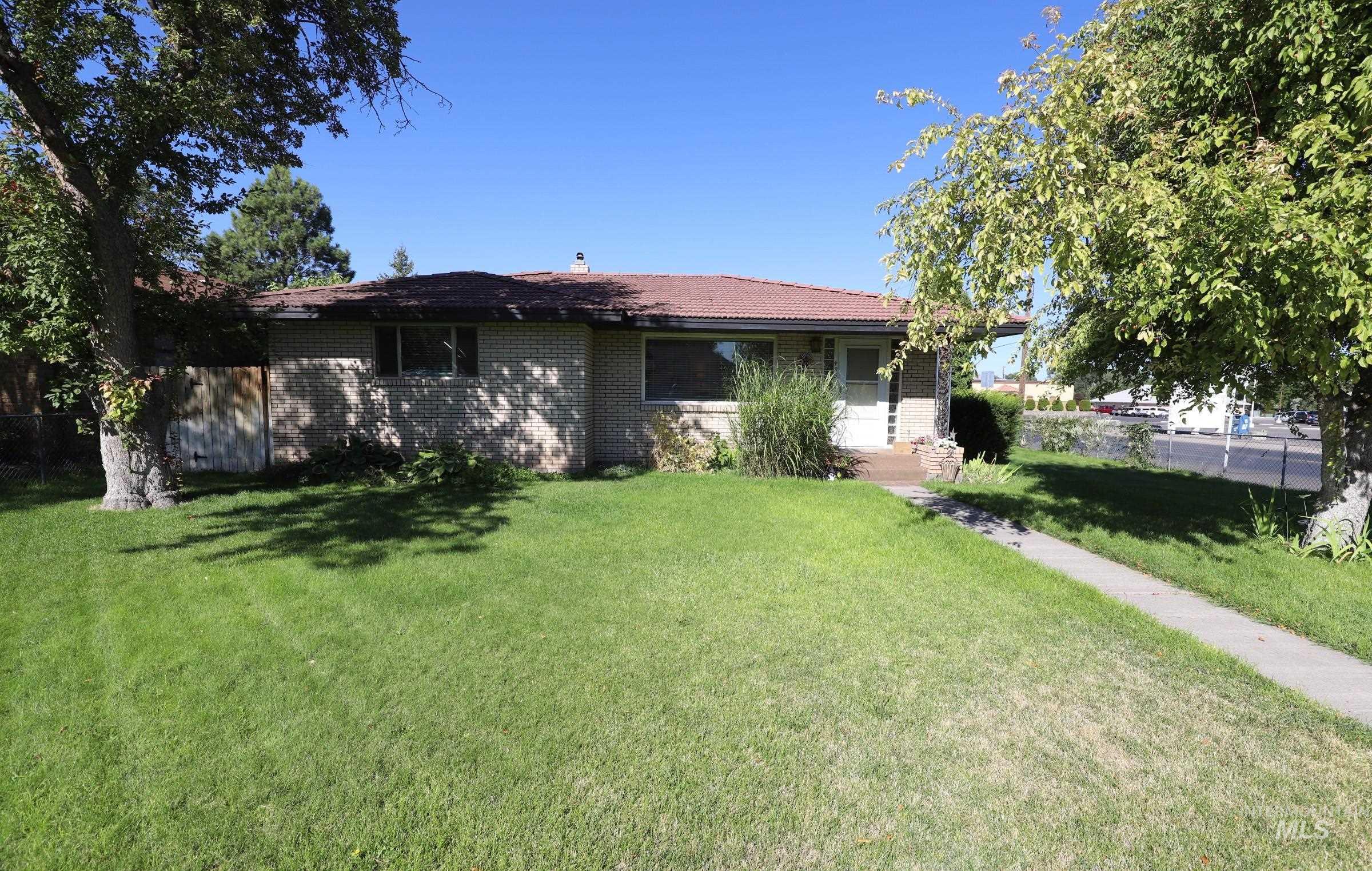 495 Fillmore Street, Twin Falls, Idaho 83301, 4 Bedrooms, 2 Bathrooms, Residential For Sale, Price $389,900,MLS 98922022