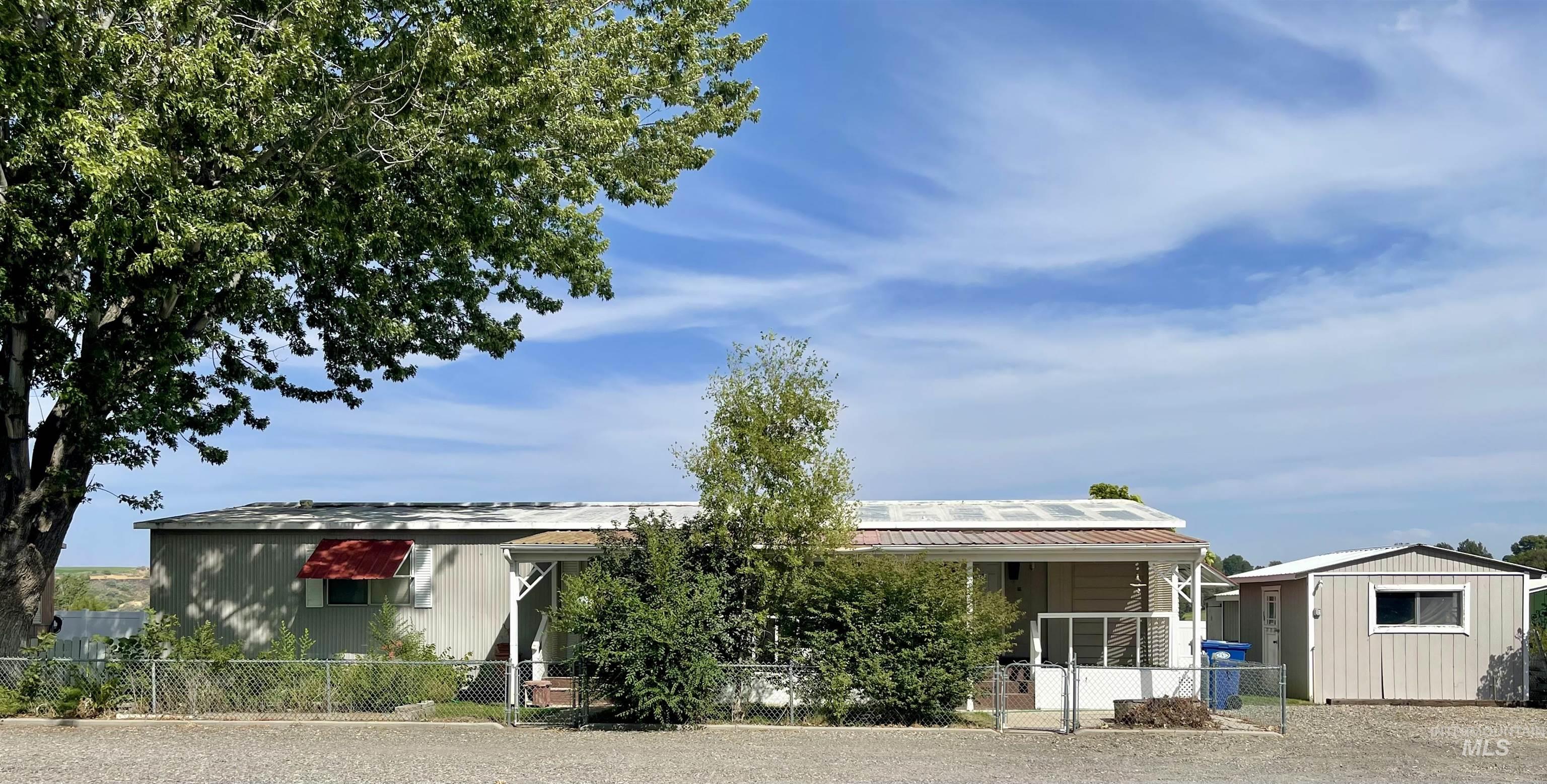 6 Blue Spruce, Hagerman, Idaho 83332, 3 Bedrooms, 2 Bathrooms, Residential For Sale, Price $88,500, 98922037