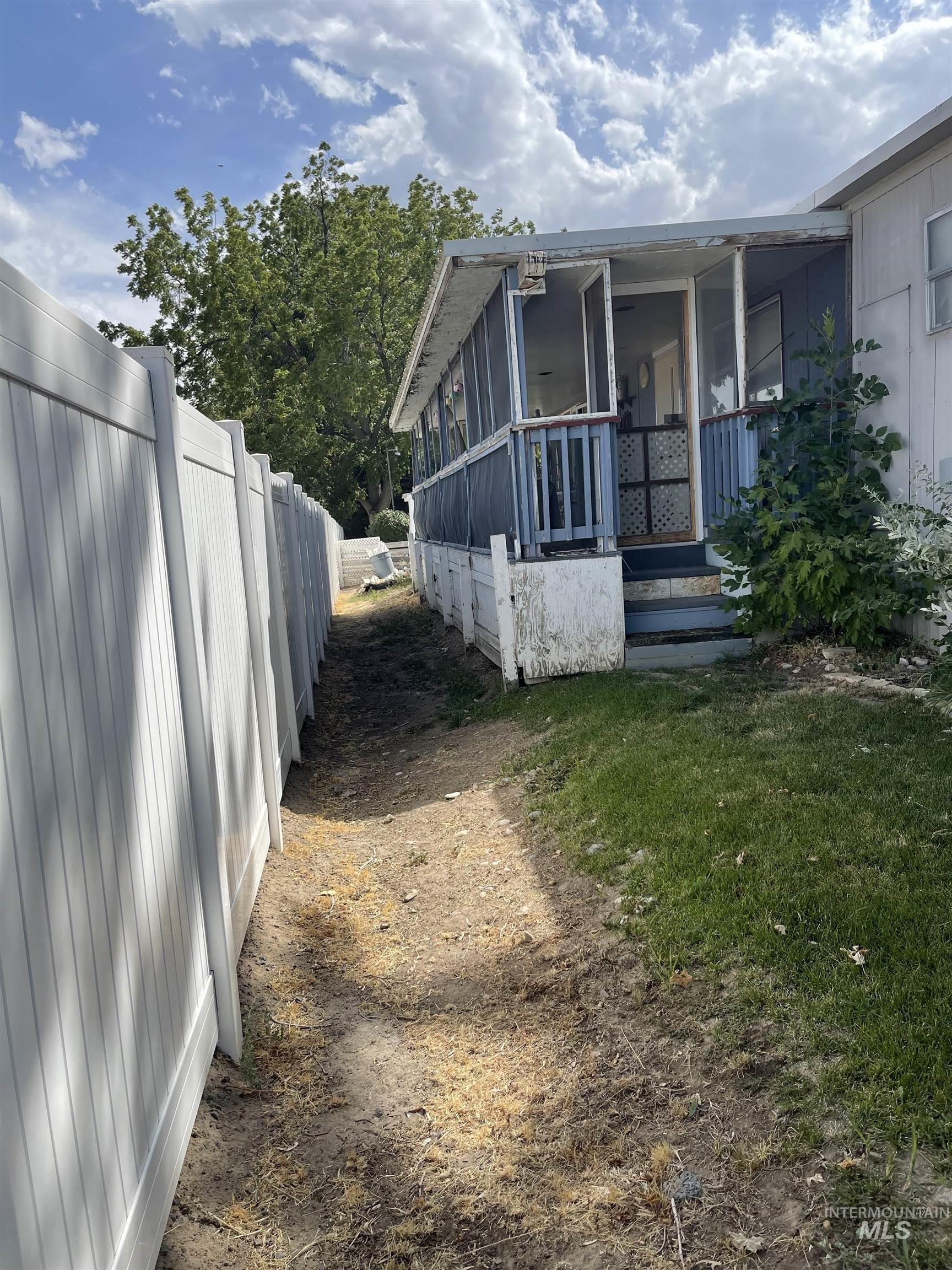 6 Blue Spruce, Hagerman, Idaho 83332, 3 Bedrooms, 2 Bathrooms, Residential For Sale, Price $88,500, 98922037