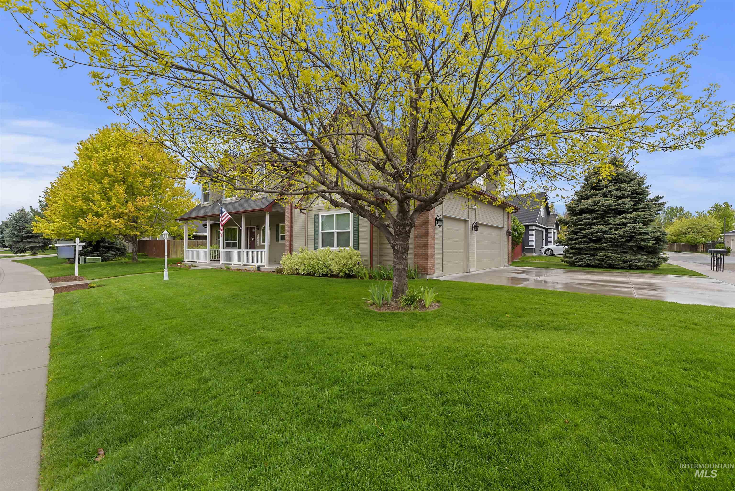 439 S Middle Creek Dr, Nampa, Idaho 83686, 3 Bedrooms, 3 Bathrooms, Residential For Sale, Price $509,900,MLS 98922101