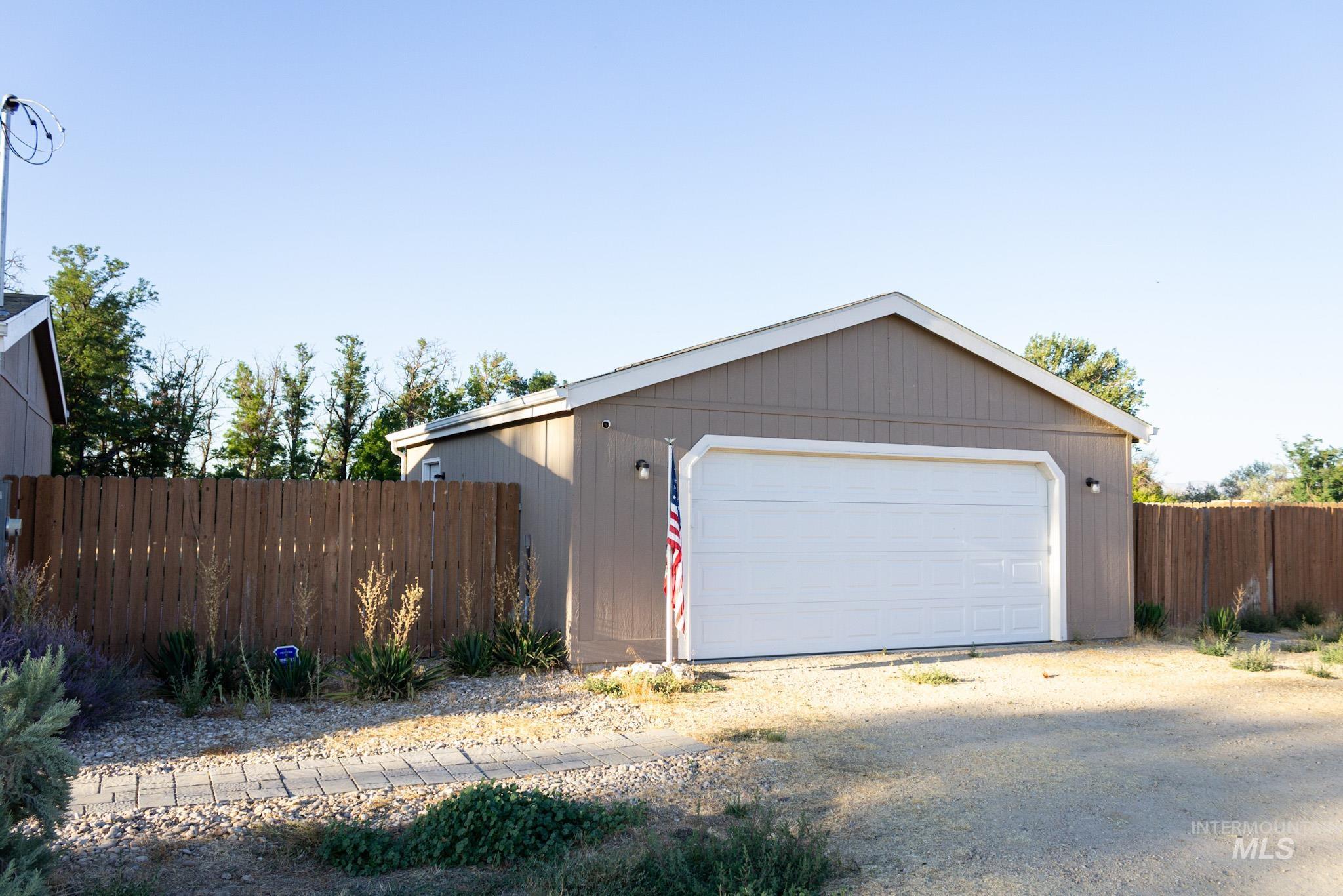 4920 E Kuna Mora Rd, Kuna, Idaho 83634, 4 Bedrooms, 2 Bathrooms, Residential For Sale, Price $599,000,MLS 98922183