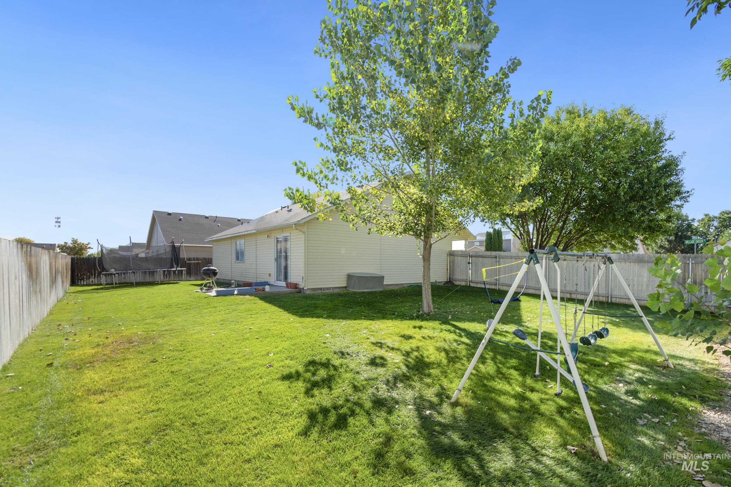 2913 Village Green, Caldwell, Idaho 83605, 3 Bedrooms, 2 Bathrooms, Residential For Sale, Price $319,900,MLS 98922222