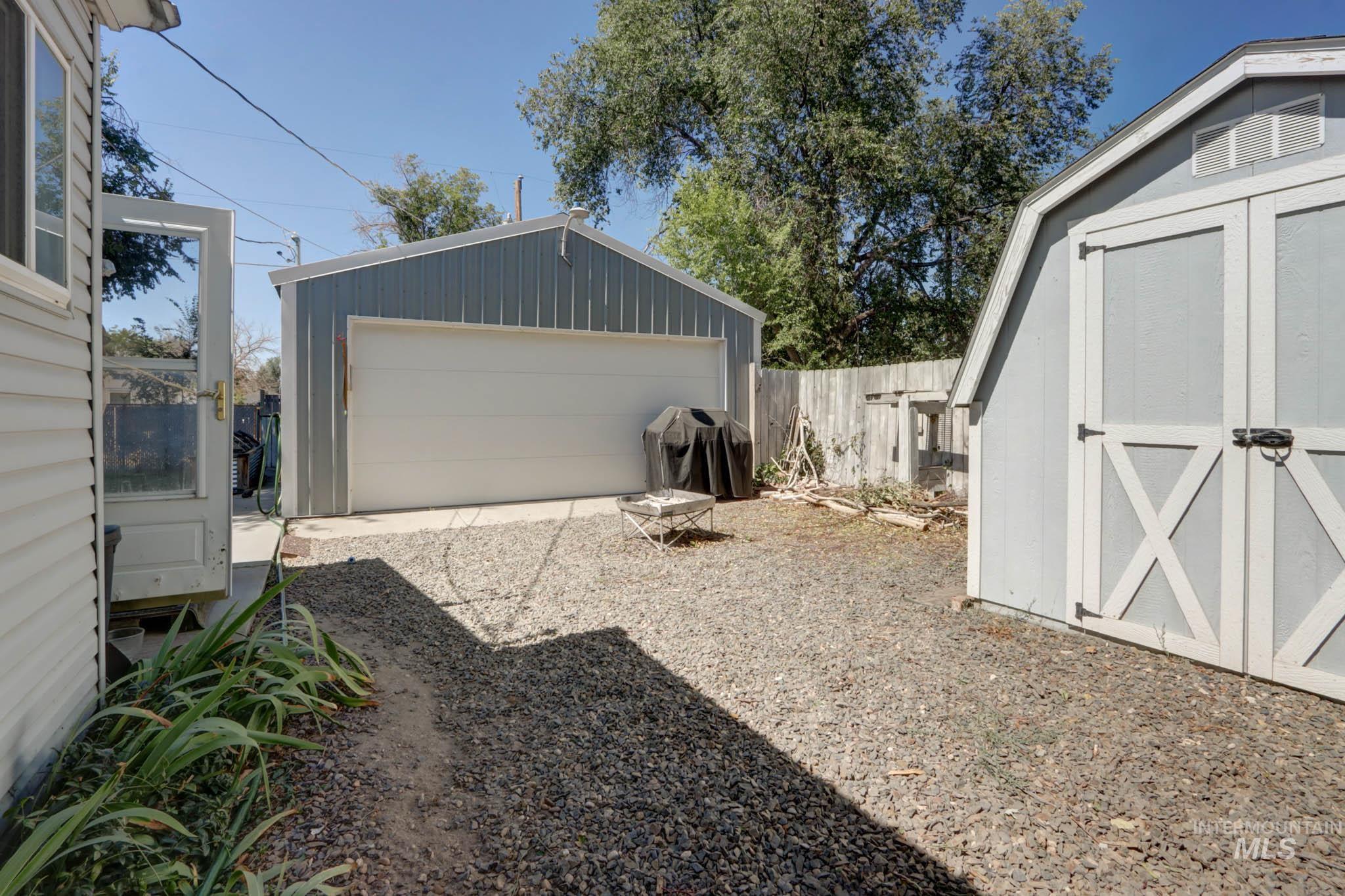 729 NW 2nd St, Ontario, Oregon 97914, 3 Bedrooms, 1 Bathroom, Residential For Sale, Price $225,000,MLS 98922223