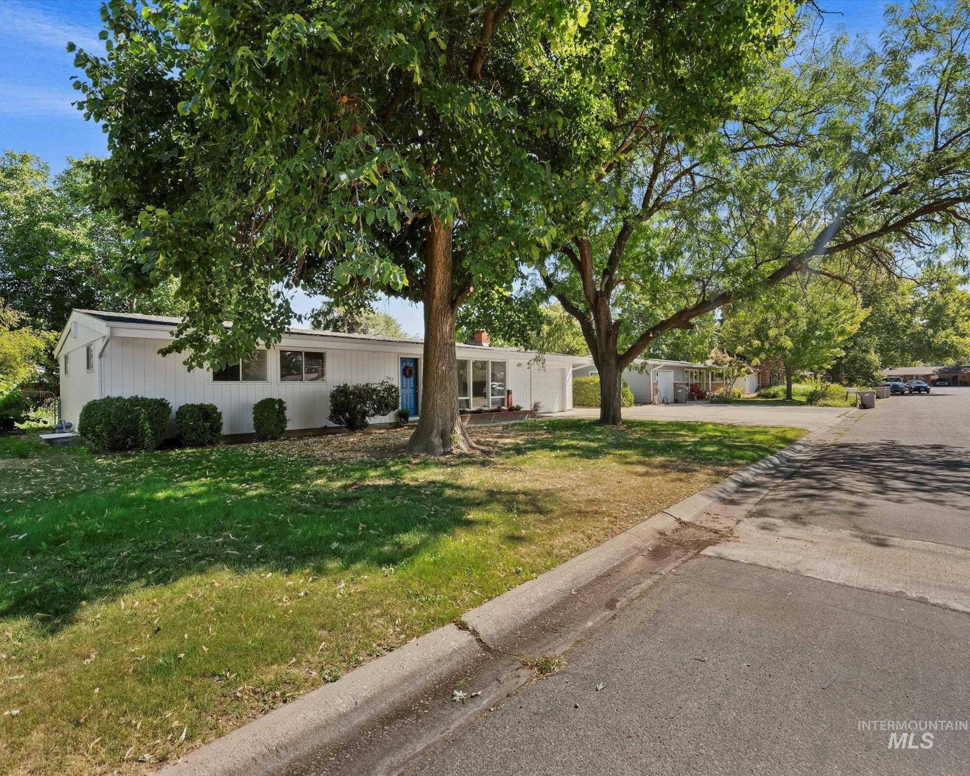 2412 N Fry St, Boise, Idaho 83704, 3 Bedrooms, 2 Bathrooms, Residential For Sale, Price $460,000,MLS 98922448