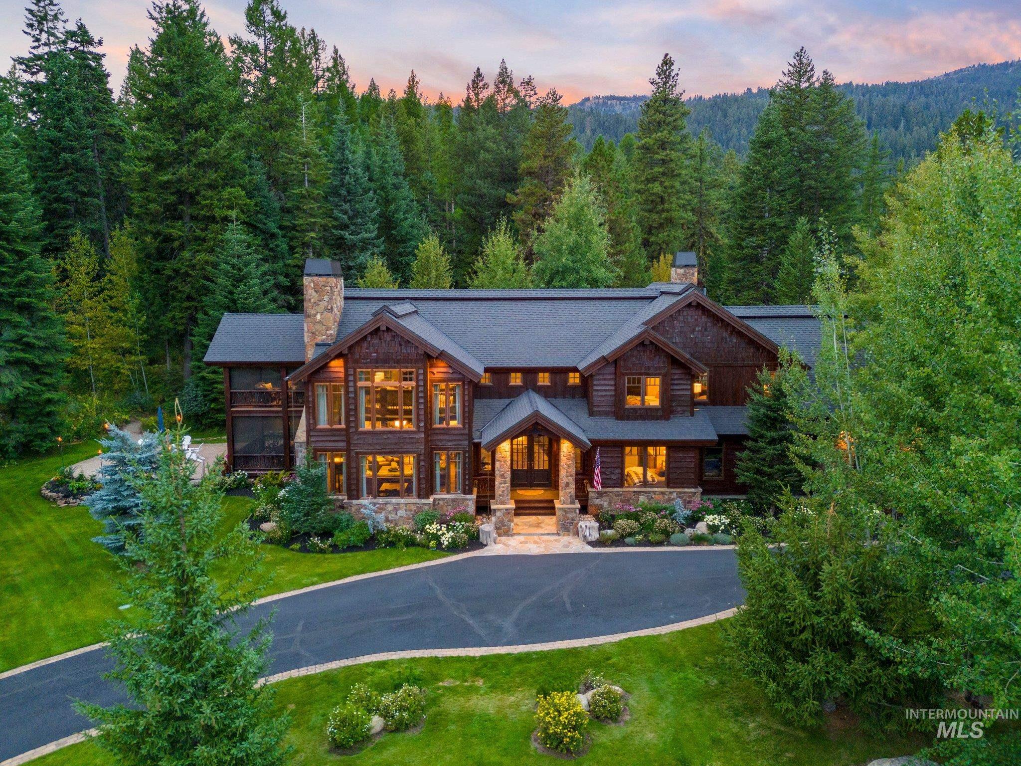 565 Discovery Drive, Donnelly, Idaho 83615, 4 Bedrooms, 3.5 Bathrooms, Residential For Sale, Price $3,200,000, 98922467