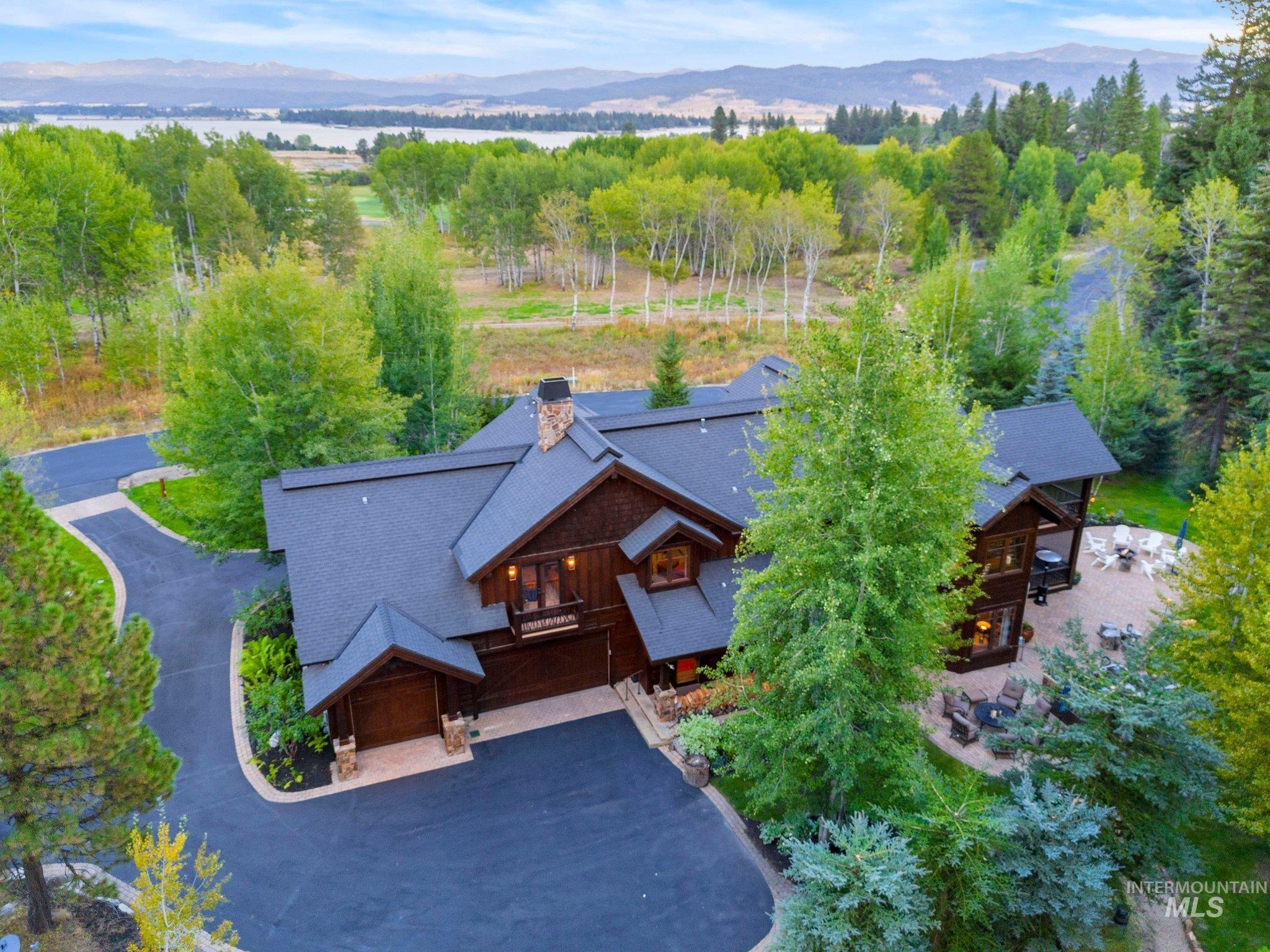 565 Discovery Drive, Donnelly, Idaho 83615, 4 Bedrooms, 3.5 Bathrooms, Residential For Sale, Price $3,200,000, 98922467