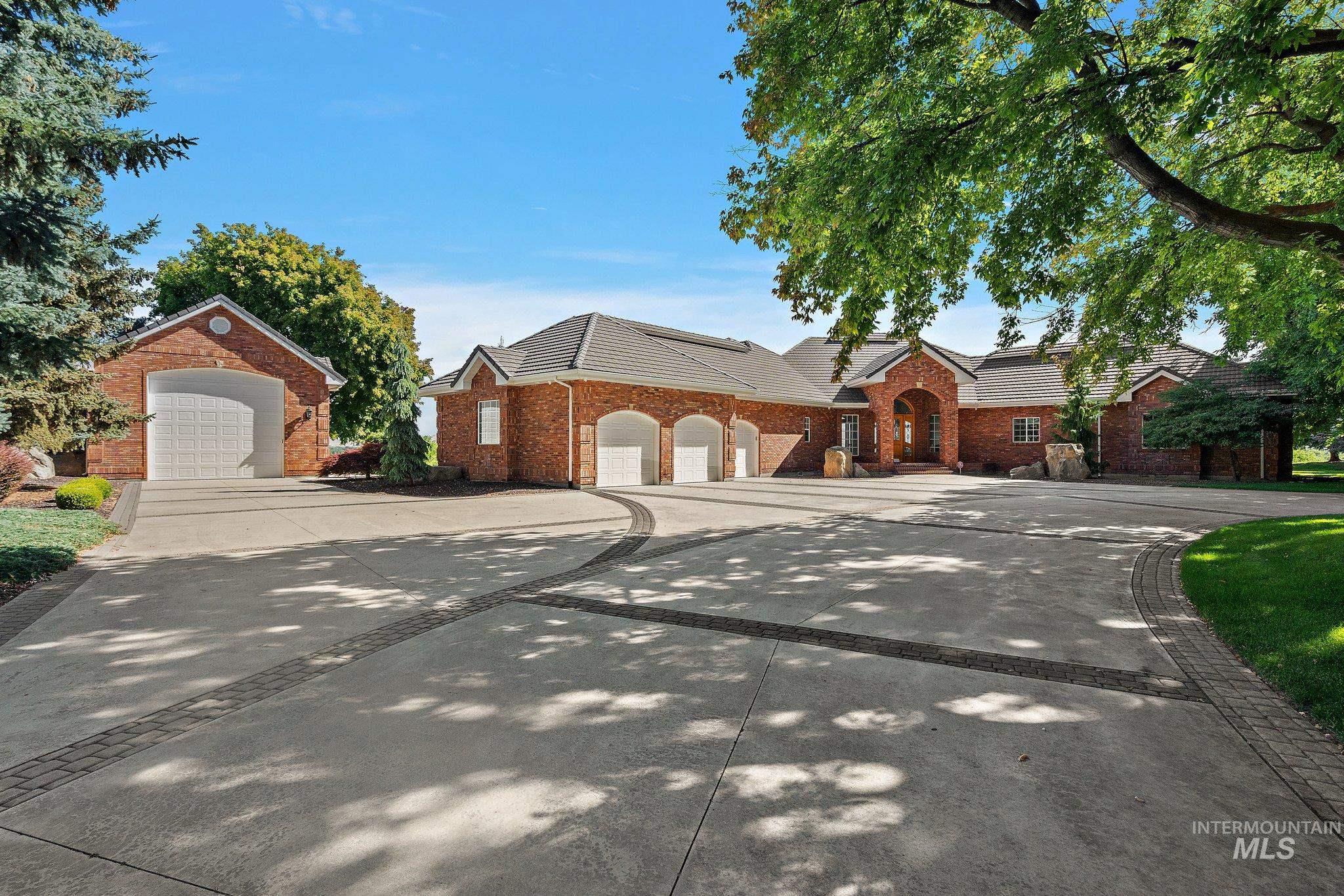 2200 W Clearvue Ct, Eagle, Idaho 83616, 4 Bedrooms, 3.5 Bathrooms, Residential For Sale, Price $2,995,000, 98922485