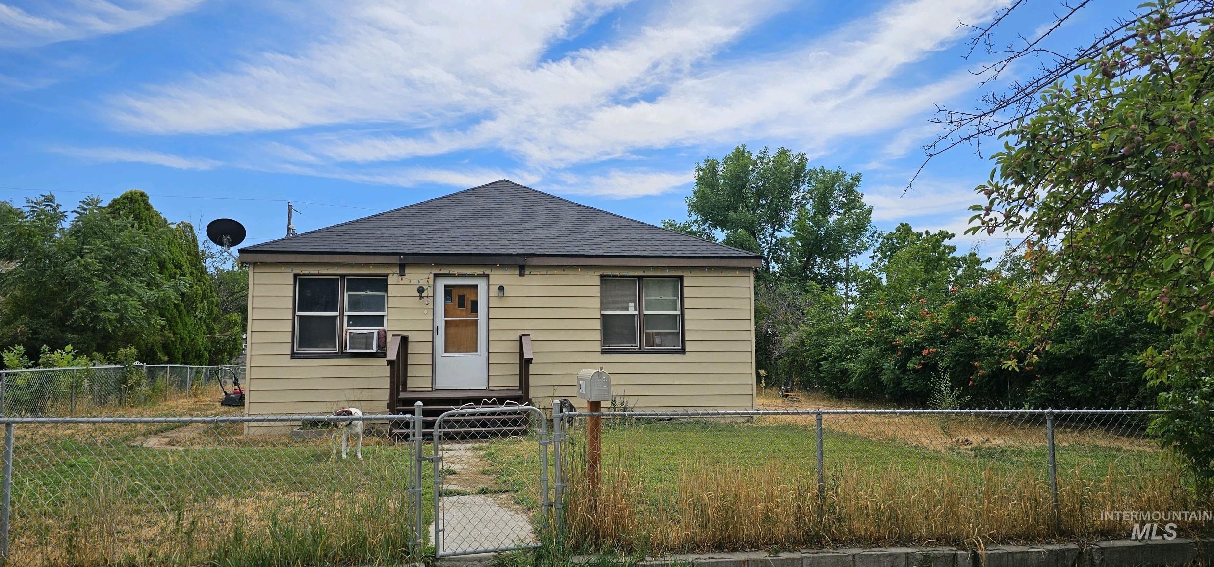 401 W Ave G, Jerome, Idaho 83338, 4 Bedrooms, 1 Bathroom, Residential For Sale, Price $300,000,MLS 98922500