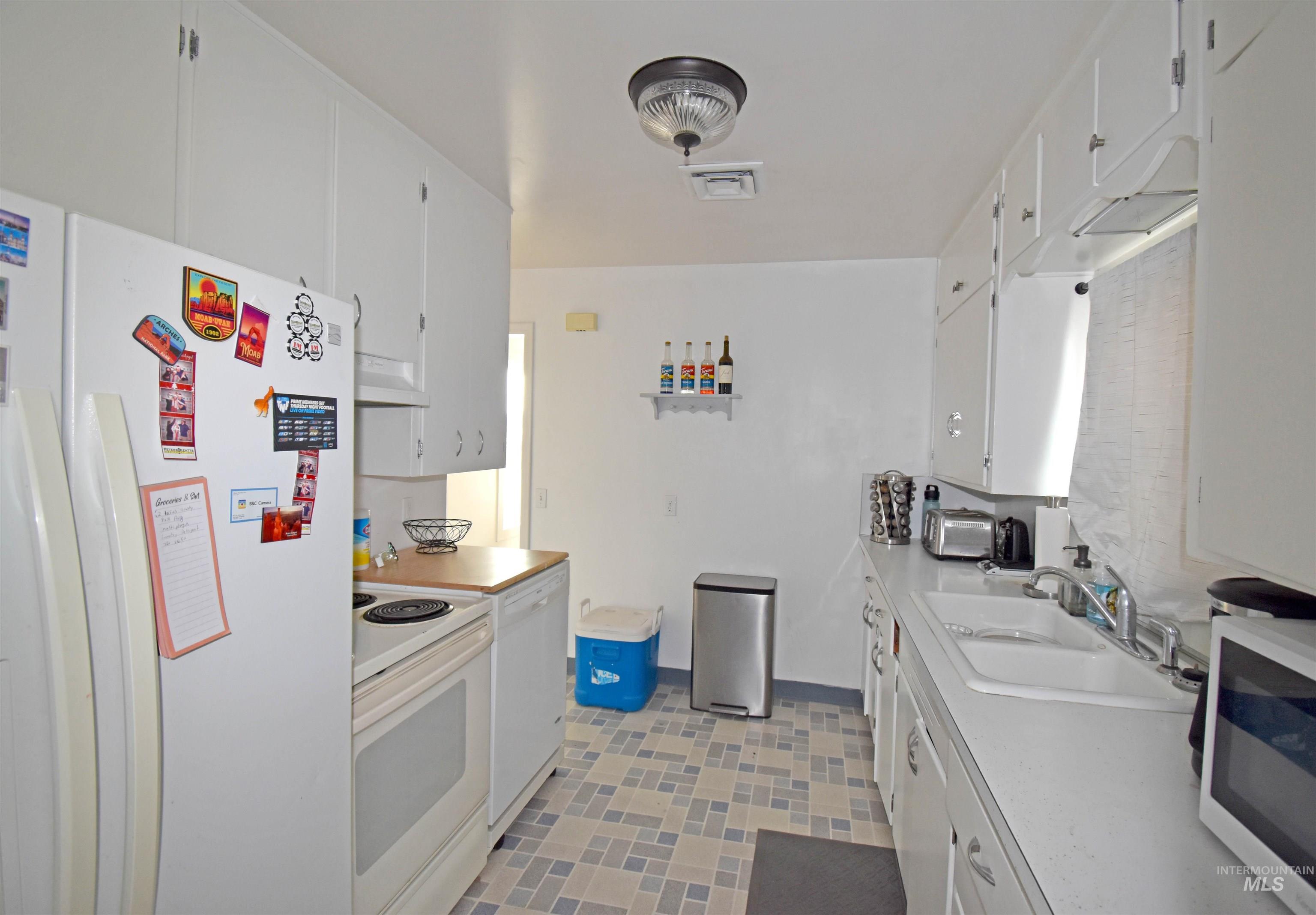 2342-2344 19th Street, Clarkston, Washington 99403, 2 Bedrooms, 1 Bathroom, Residential Income For Sale, Price $400,000, 98922616