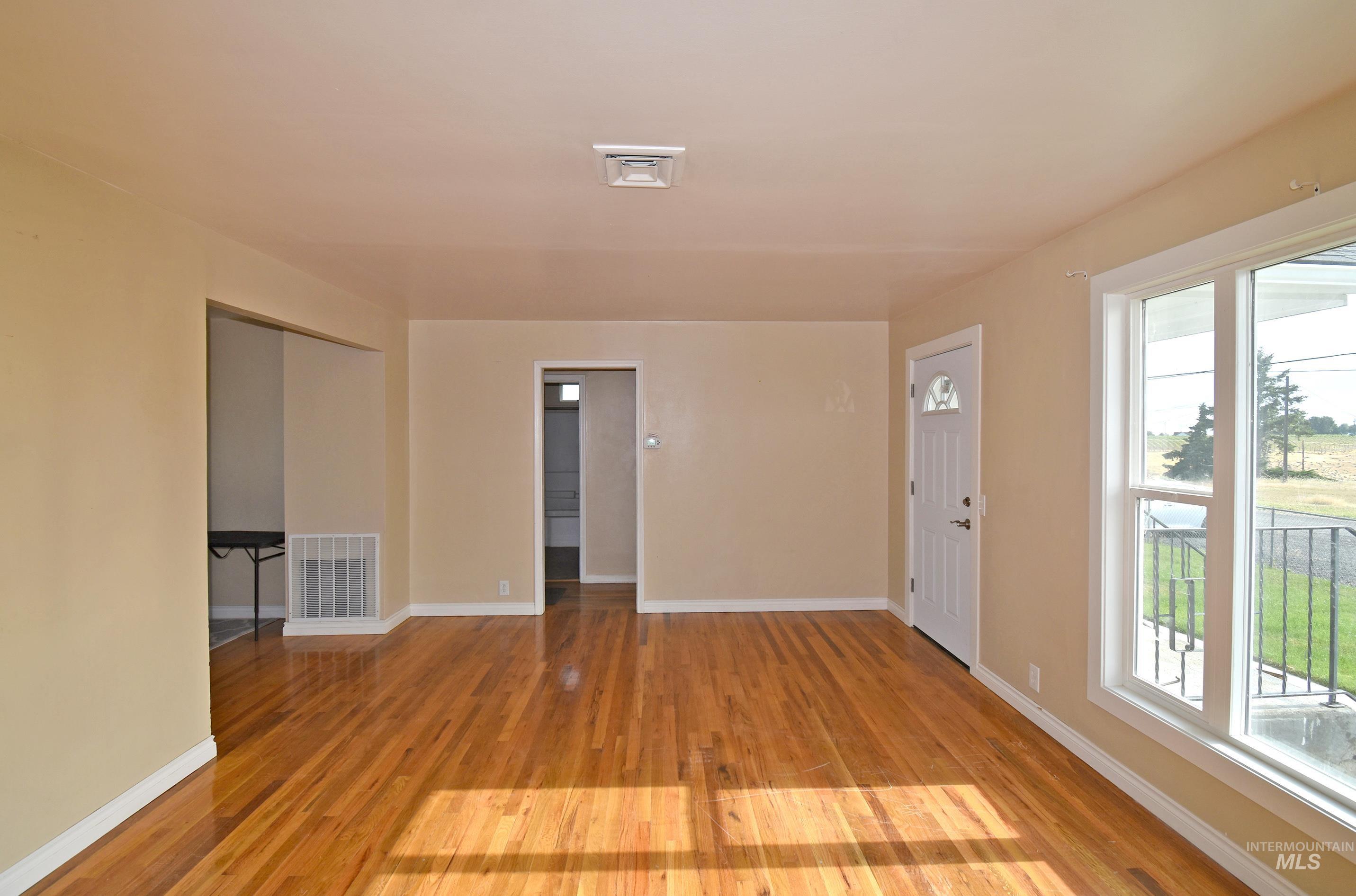 2342-2344 19th Street, Clarkston, Washington 99403, 2 Bedrooms, 1 Bathroom, Residential Income For Sale, Price $389,000, 98922616