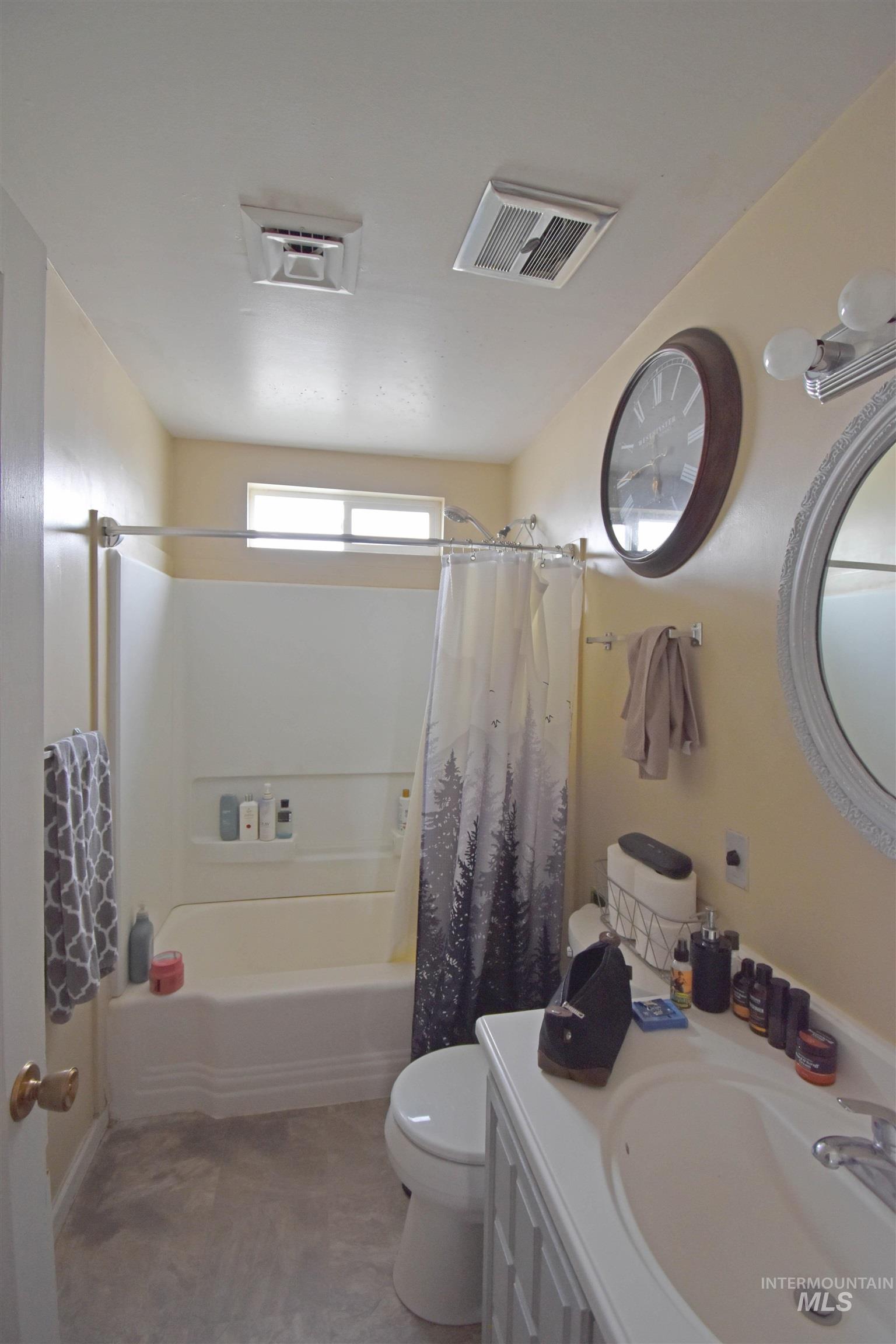 2342-2344 19th Street, Clarkston, Washington 99403, 2 Bedrooms, 1 Bathroom, Residential Income For Sale, Price $400,000, 98922616