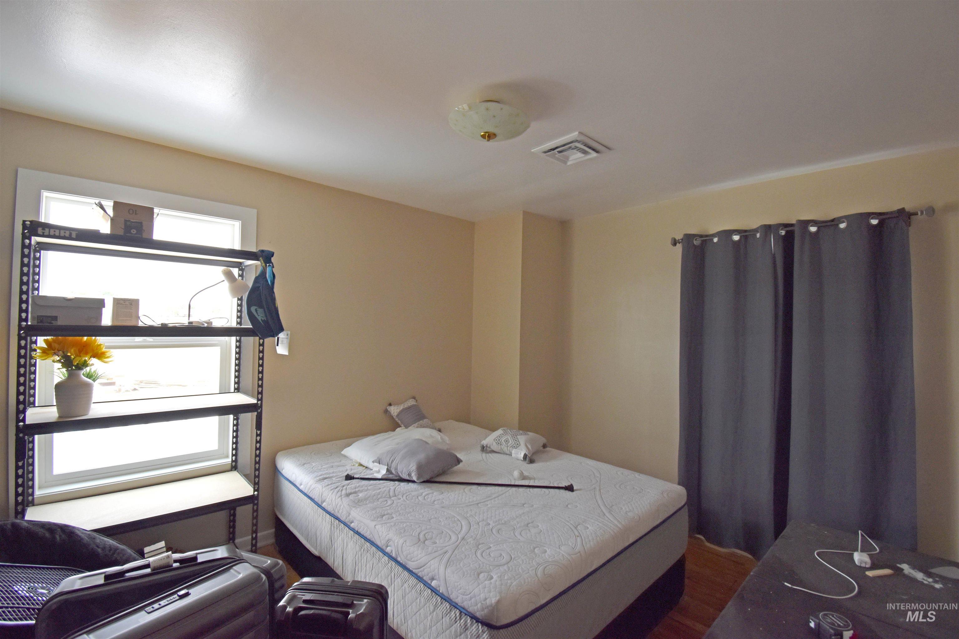 2342-2344 19th Street, Clarkston, Washington 99403, 2 Bedrooms, 1 Bathroom, Residential Income For Sale, Price $400,000, 98922616