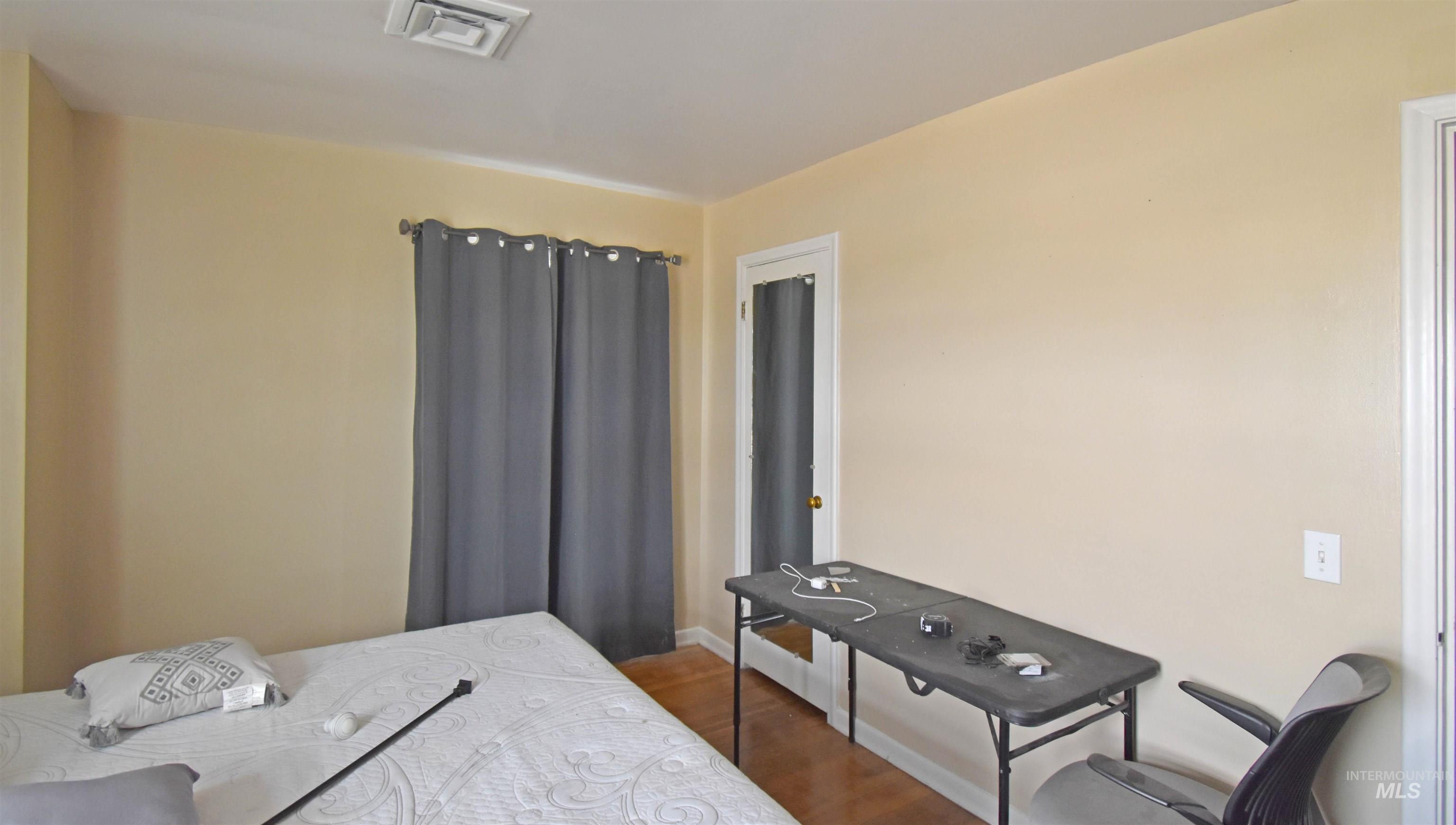 2342-2344 19th Street, Clarkston, Washington 99403, 2 Bedrooms, 1 Bathroom, Residential Income For Sale, Price $400,000, 98922616