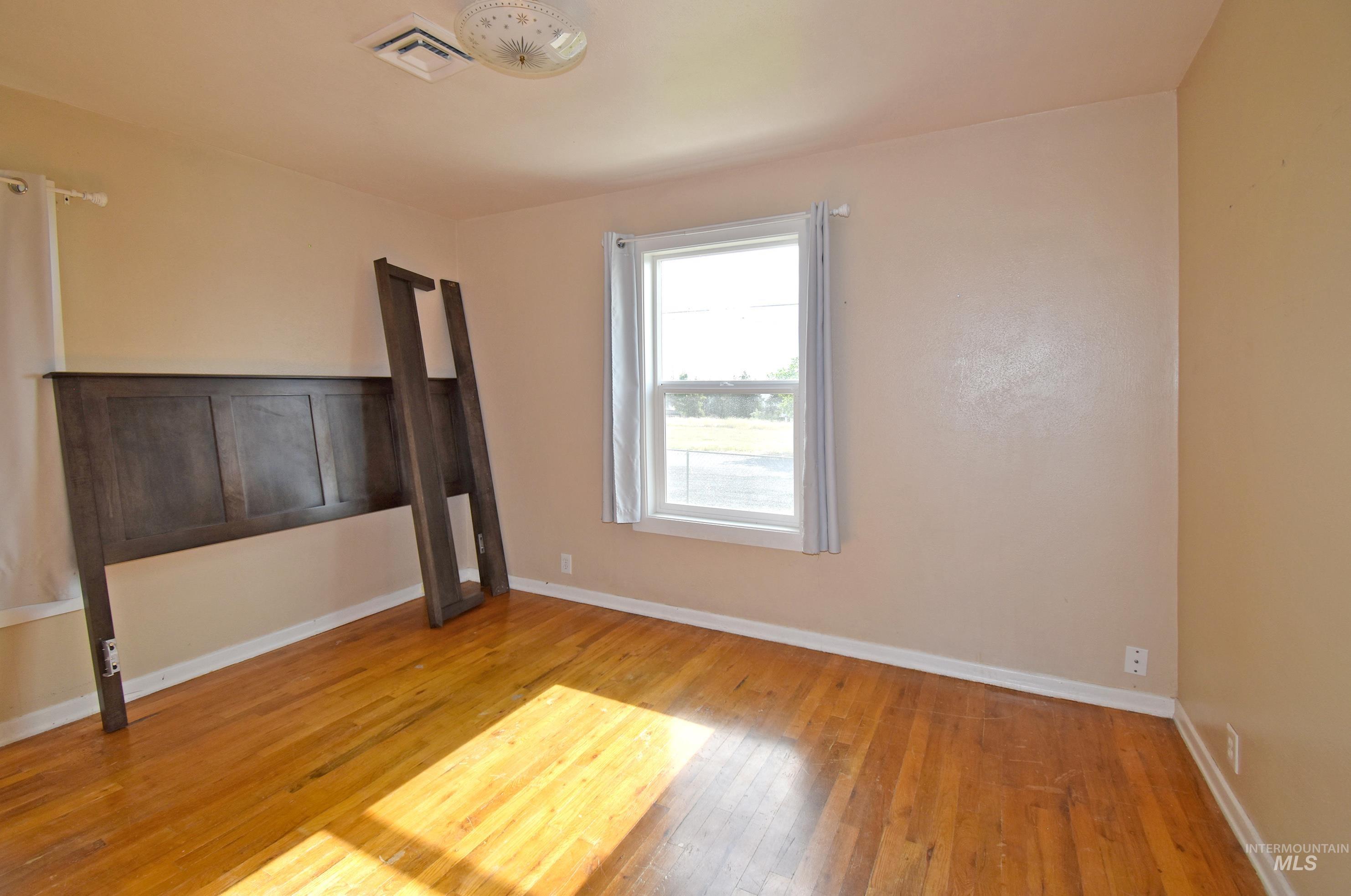 2342-2344 19th Street, Clarkston, Washington 99403, 2 Bedrooms, 1 Bathroom, Residential Income For Sale, Price $389,000, 98922616