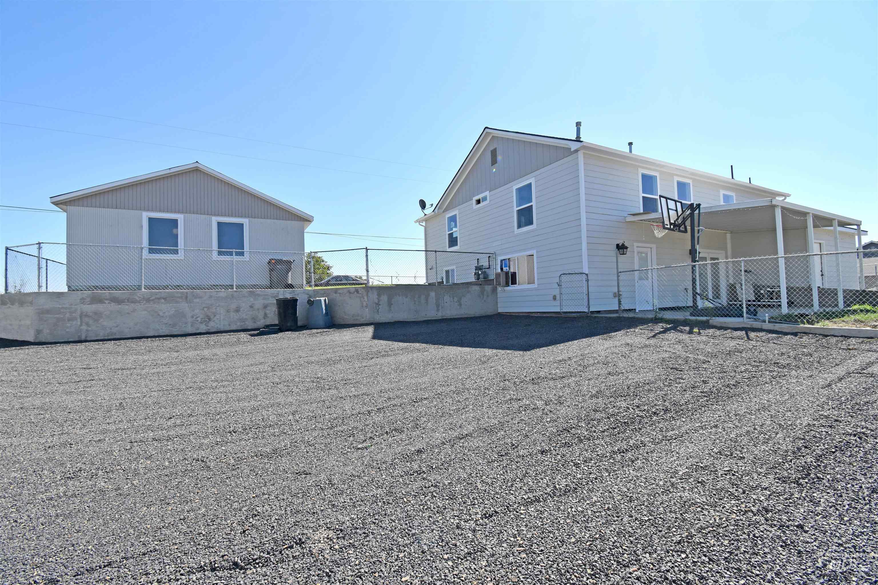 2342-2344 19th Street, Clarkston, Washington 99403, 2 Bedrooms, 1 Bathroom, Residential Income For Sale, Price $400,000, 98922616