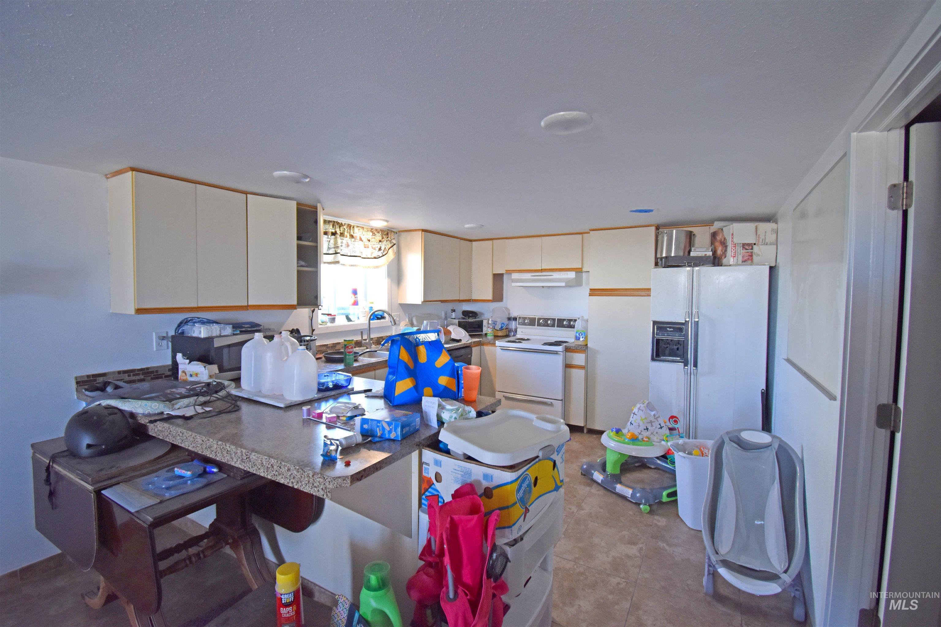 2342-2344 19th Street, Clarkston, Washington 99403, 2 Bedrooms, 1 Bathroom, Residential Income For Sale, Price $400,000, 98922616