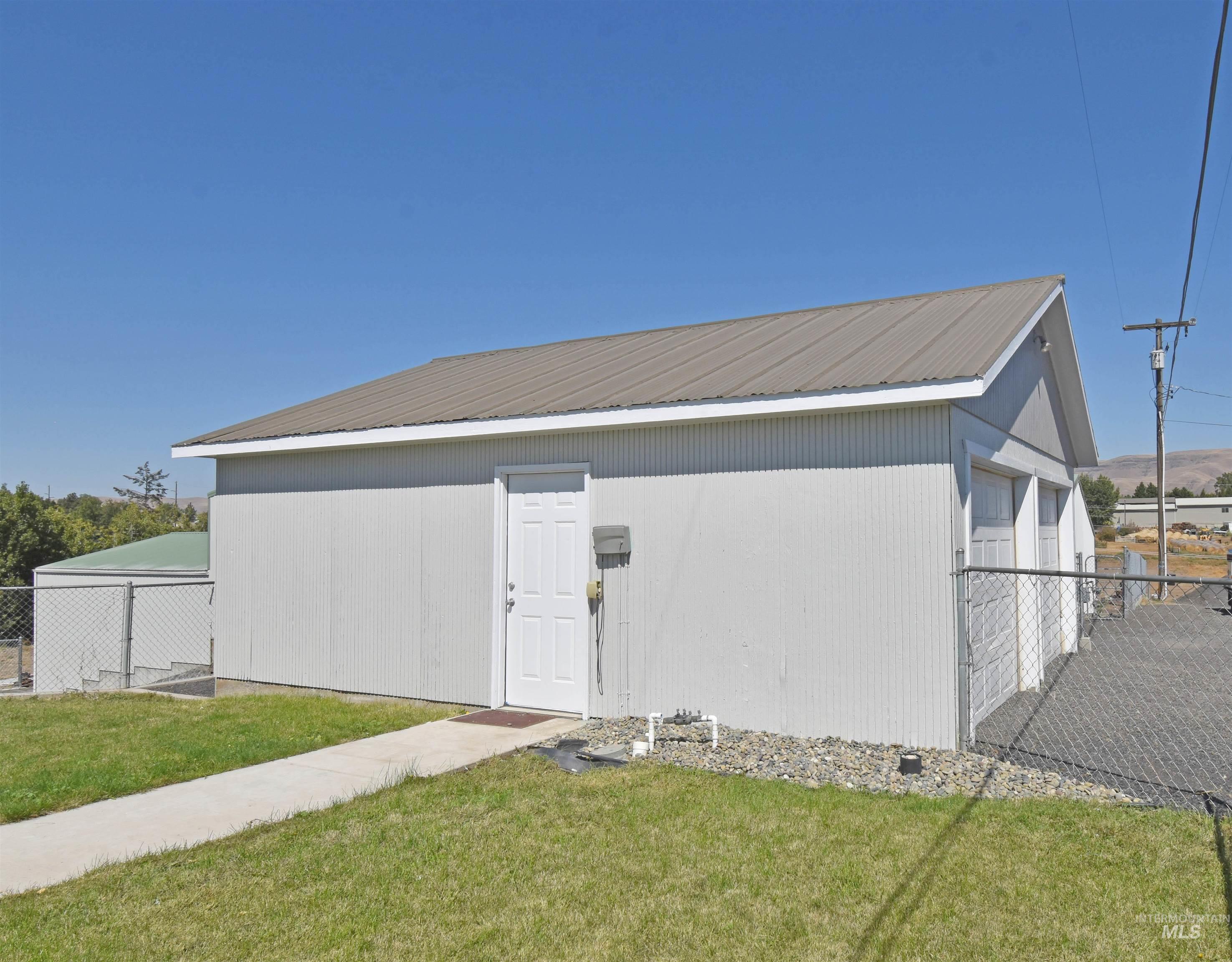 2342-2344 19th Street, Clarkston, Washington 99403, 2 Bedrooms, 1 Bathroom, Residential Income For Sale, Price $400,000, 98922616