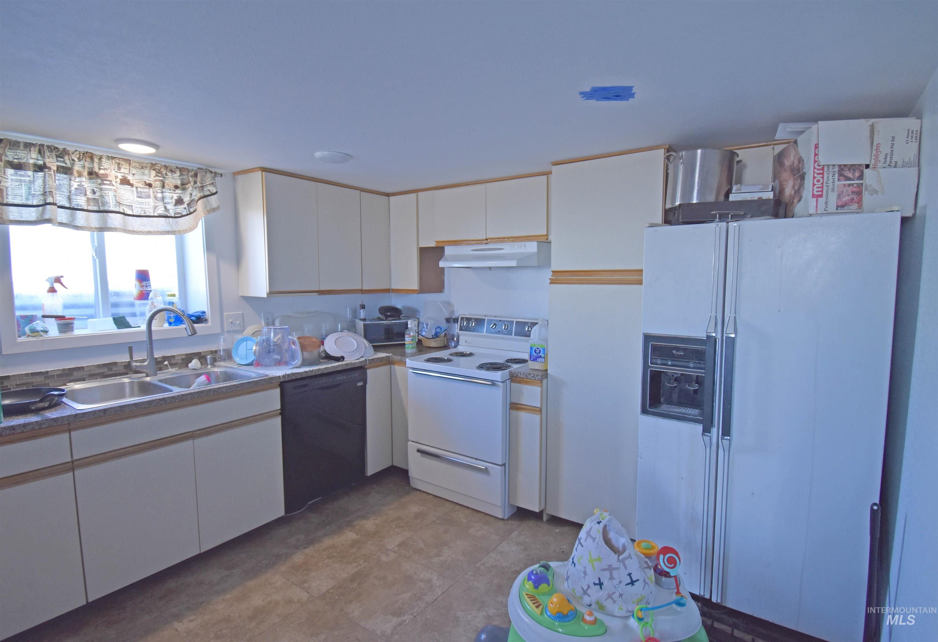 2342-2344 19th Street, Clarkston, Washington 99403, 2 Bedrooms, 1 Bathroom, Residential Income For Sale, Price $389,000, 98922616