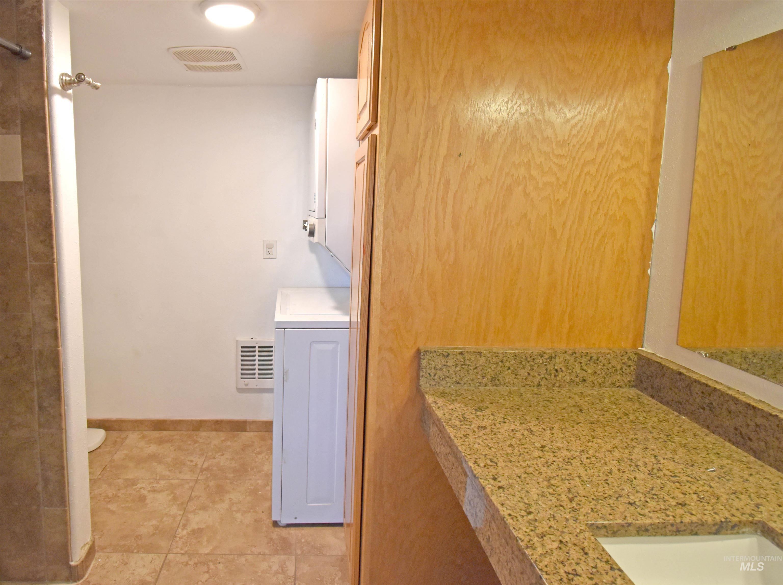 2342-2344 19th Street, Clarkston, Washington 99403, 2 Bedrooms, 1 Bathroom, Residential Income For Sale, Price $389,000, 98922616