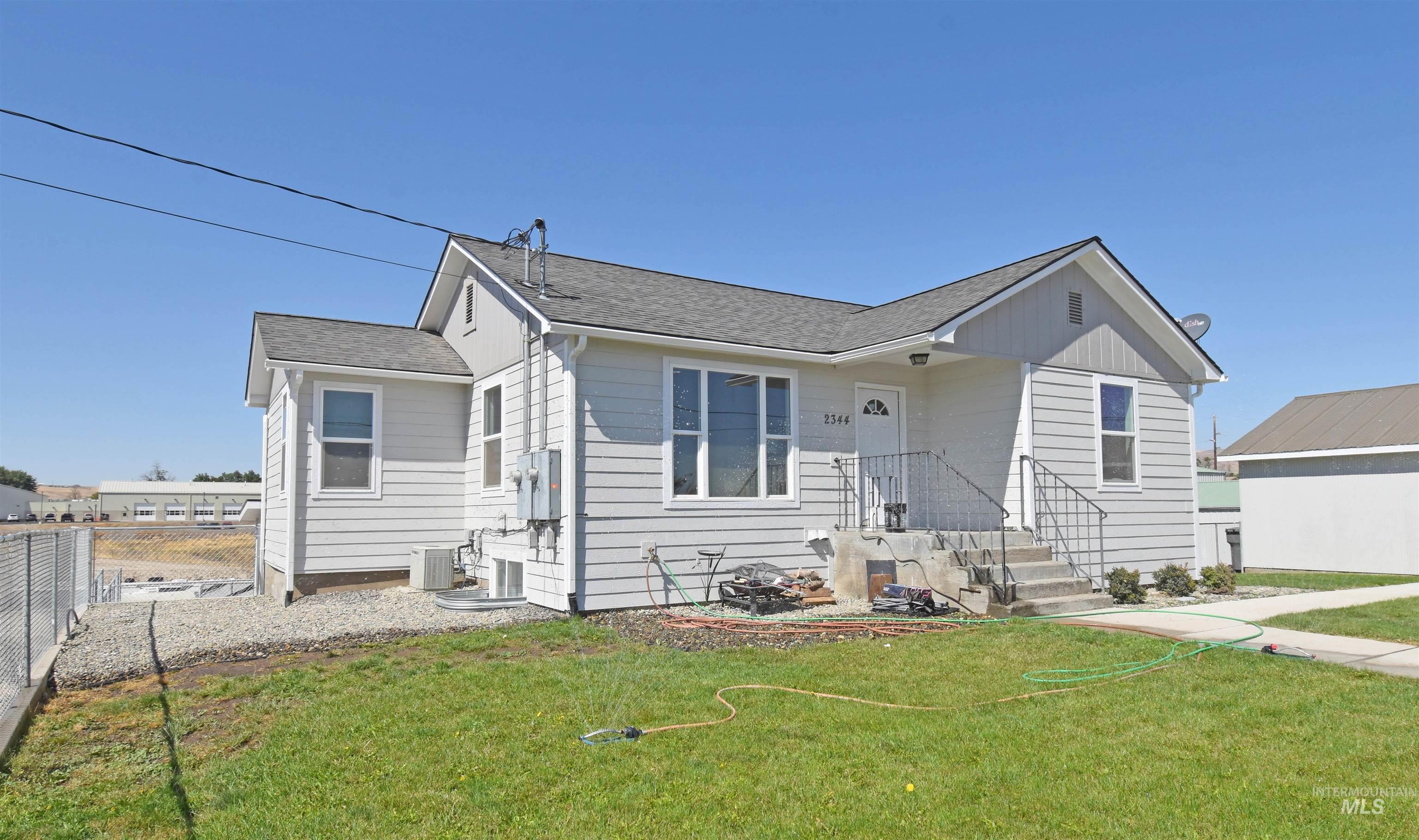 2342-2344 19th Street, Clarkston, Washington 99403, 2 Bedrooms, 1 Bathroom, Residential Income For Sale, Price $400,000, 98922616