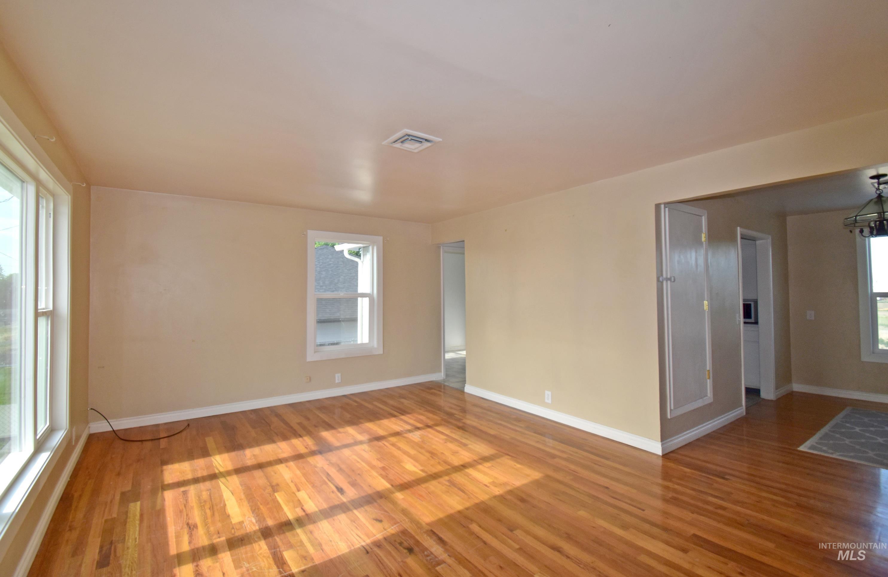 2342-2344 19th Street, Clarkston, Washington 99403, 2 Bedrooms, 1 Bathroom, Residential Income For Sale, Price $389,000, 98922616