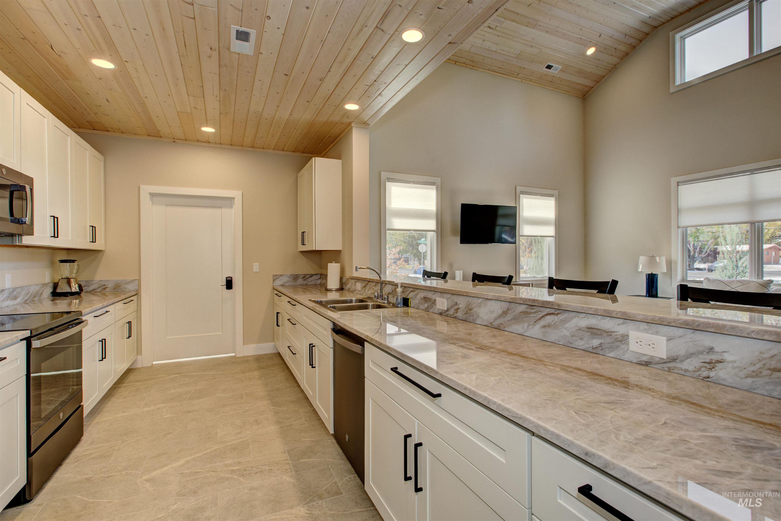 1436 S Euclid Avenue, Boise, Idaho 83706, 3 Bedrooms, 3.5 Bathrooms, Residential Income For Sale, Price $1,375,000, 98922721