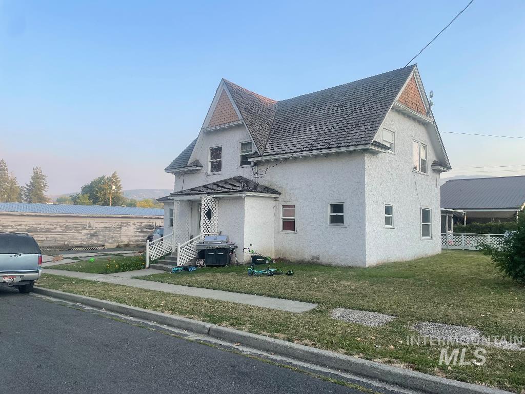 206 W North 3Rd St, Grangeville, Idaho 83530, 1 Bedroom, 1 Bathroom, Residential Income For Sale, Price $299,000, 98922768