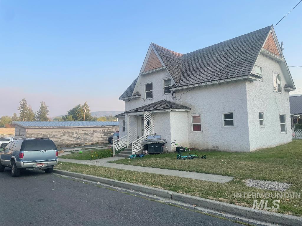 206 W North 3Rd St, Grangeville, Idaho 83530, 1 Bedroom, 1 Bathroom, Residential Income For Sale, Price $299,000, 98922768