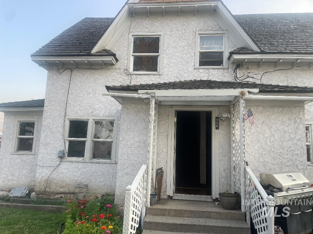 206 W North 3Rd St, Grangeville, Idaho 83530, 1 Bedroom, 1 Bathroom, Residential Income For Sale, Price $299,000, 98922768