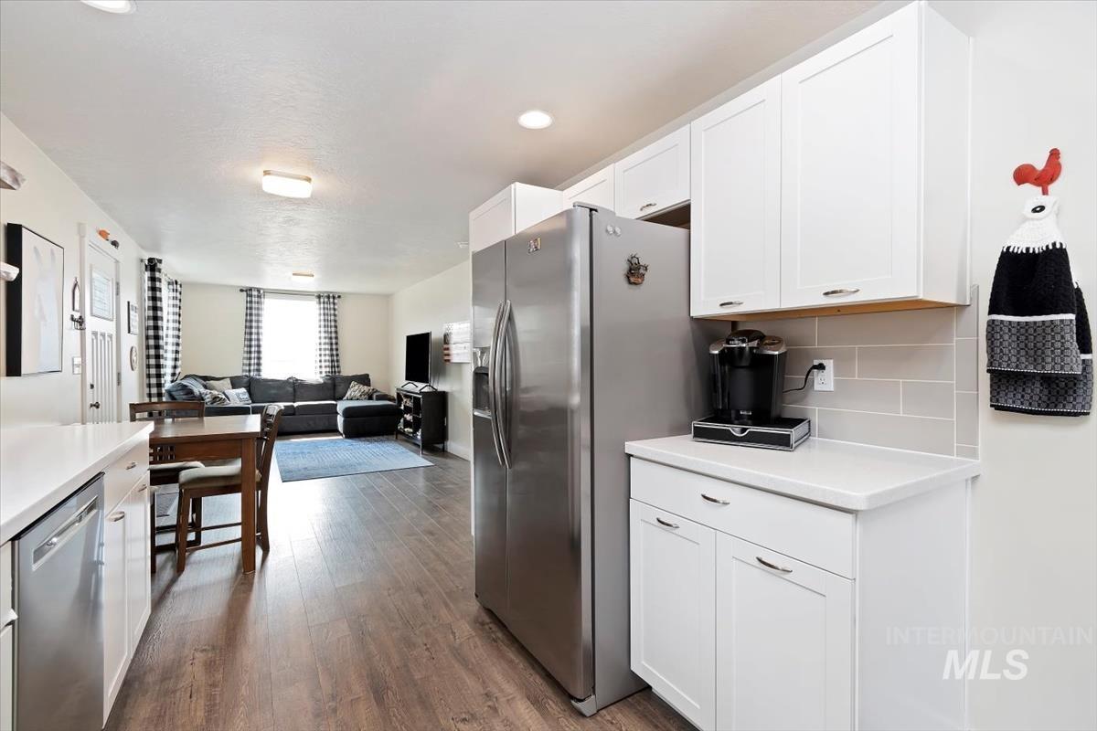 205 N Owyhee St, Glenns Ferry, Idaho 83623-2410, 2 Bedrooms, 1 Bathroom, Residential Income For Sale, Price $309,000, 98922780