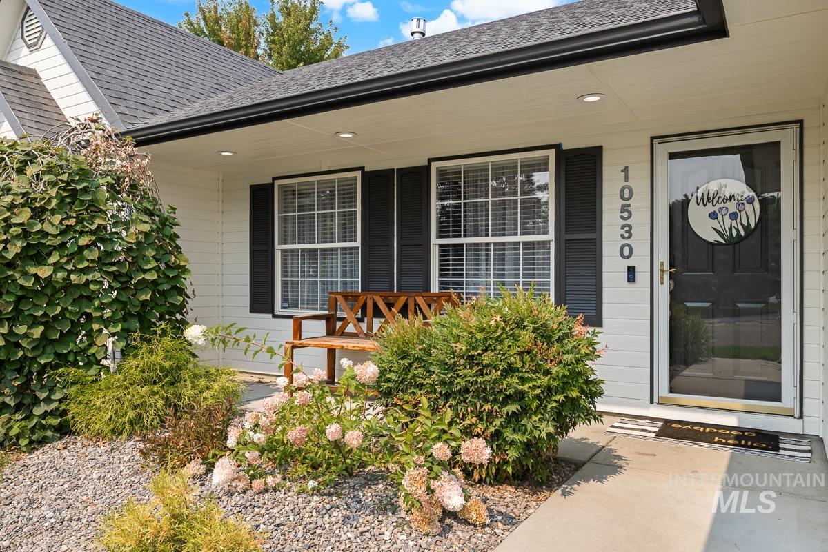 10530 W Capella St, Star, Idaho 83669, 3 Bedrooms, 2 Bathrooms, Residential Income For Sale, Price $474,900, 98922809