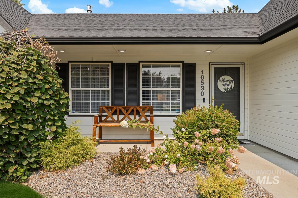 10530 W Capella St, Star, Idaho 83669, 3 Bedrooms, 2 Bathrooms, Residential Income For Sale, Price $474,900, 98922809