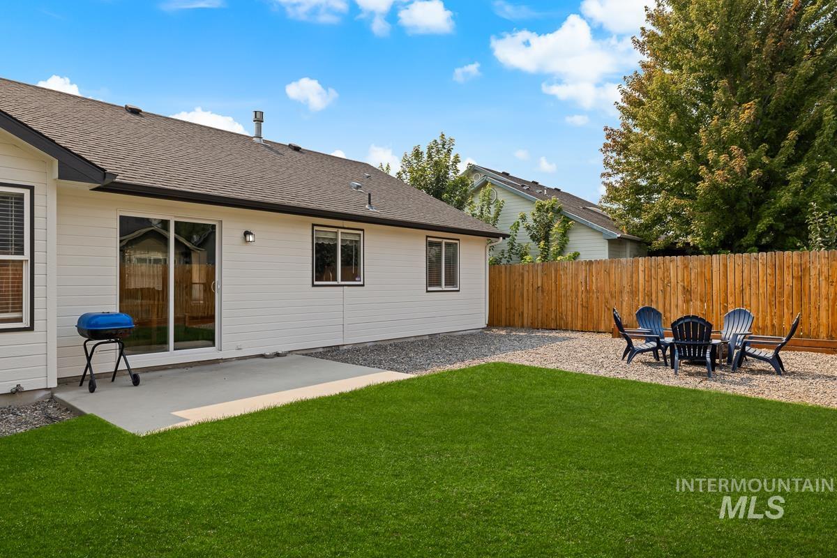 10530 W Capella St, Star, Idaho 83669, 3 Bedrooms, 2 Bathrooms, Residential Income For Sale, Price $474,900, 98922809
