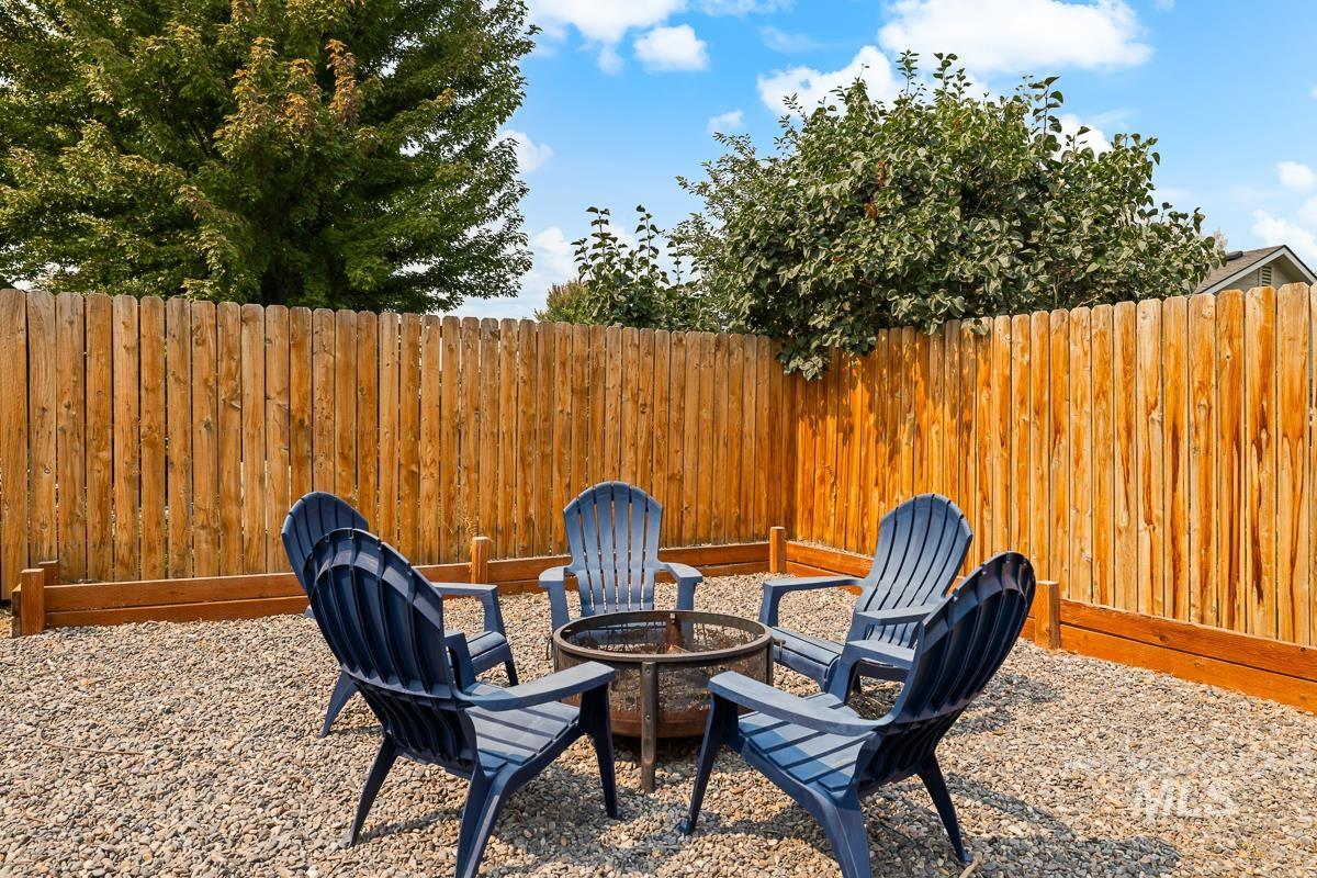 10530 W Capella St, Star, Idaho 83669, 3 Bedrooms, 2 Bathrooms, Residential Income For Sale, Price $474,900, 98922809