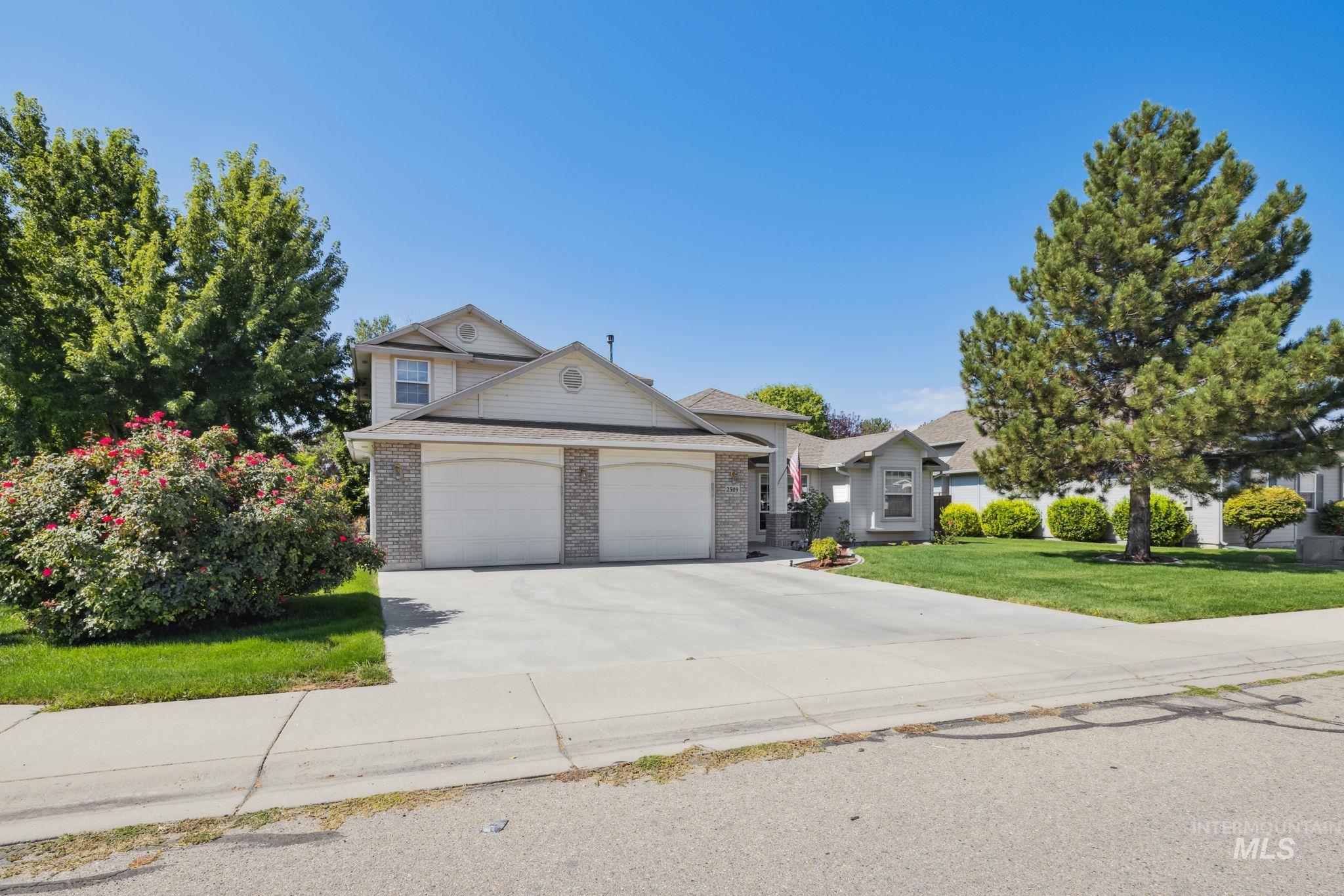 2509 Chicago, Nampa, Idaho 83686, 3 Bedrooms, 2 Bathrooms, Residential For Sale, Price $450,000,MLS 98922846