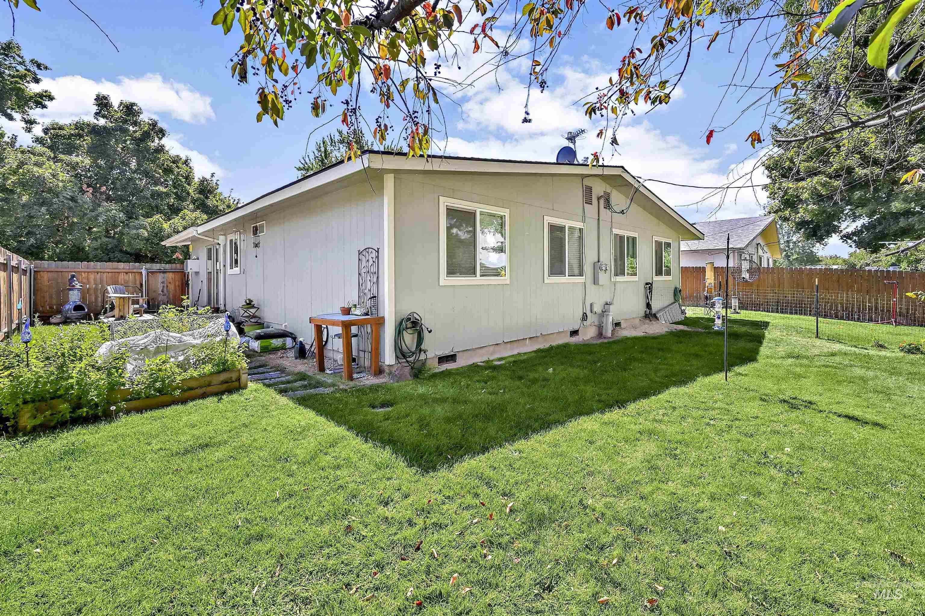 4856/4858 W Bethel, Boise, Idaho 83706, 2 Bedrooms, 1 Bathroom, Residential Income For Sale, Price $515,500, 98922894