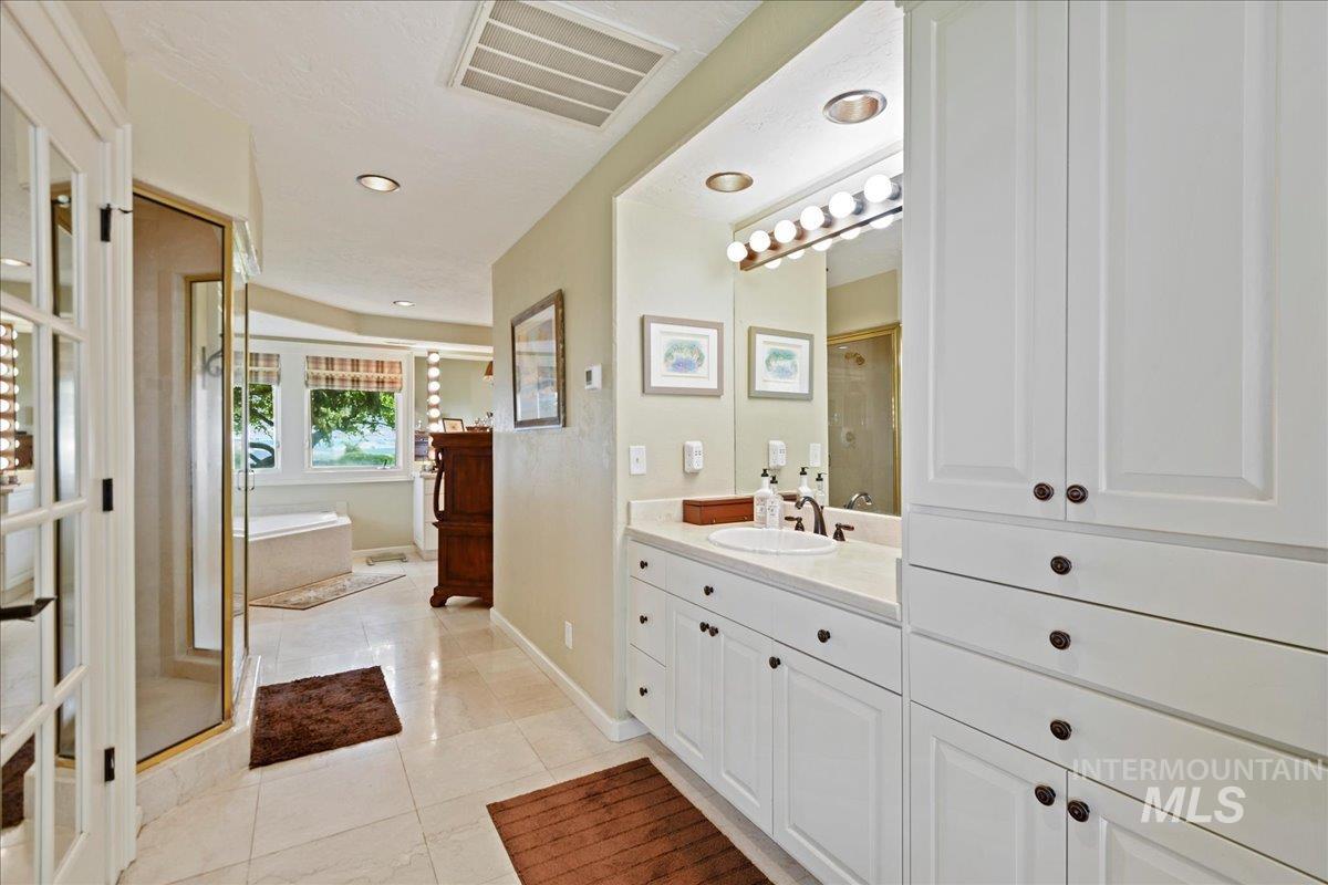 20811 Barrel Ln, Caldwell, Idaho 83607, 4 Bedrooms, 3.5 Bathrooms, Residential For Sale, Price $2,999,999, 98922973