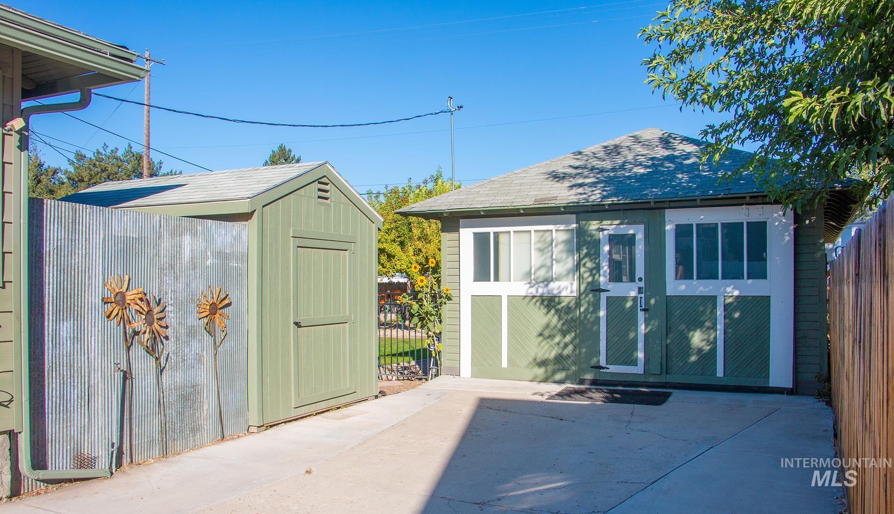 123 17th Ave S, Nampa, Idaho 83651, 3 Bedrooms, 2.5 Bathrooms, Residential For Sale, Price $624,999, 98923061