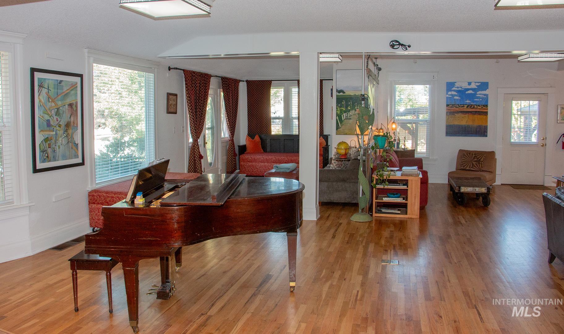 123 17th Ave S, Nampa, Idaho 83651, 3 Bedrooms, 2.5 Bathrooms, Residential For Sale, Price $624,999, 98923061