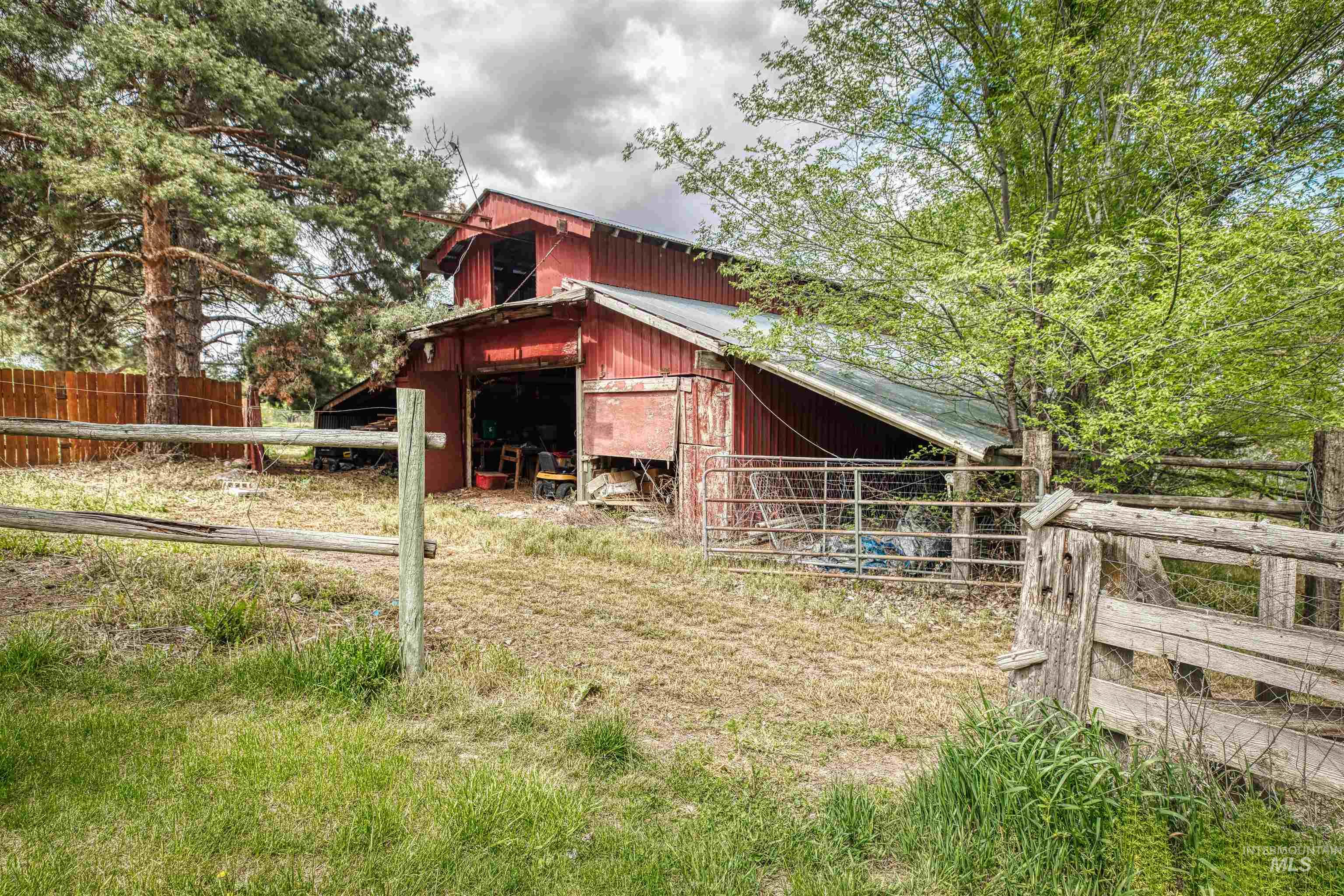 368 Outlook Drive, Ontario, Idaho 97914, 4 Bedrooms, 2.5 Bathrooms, Residential For Sale, Price $400,000,MLS 98923062