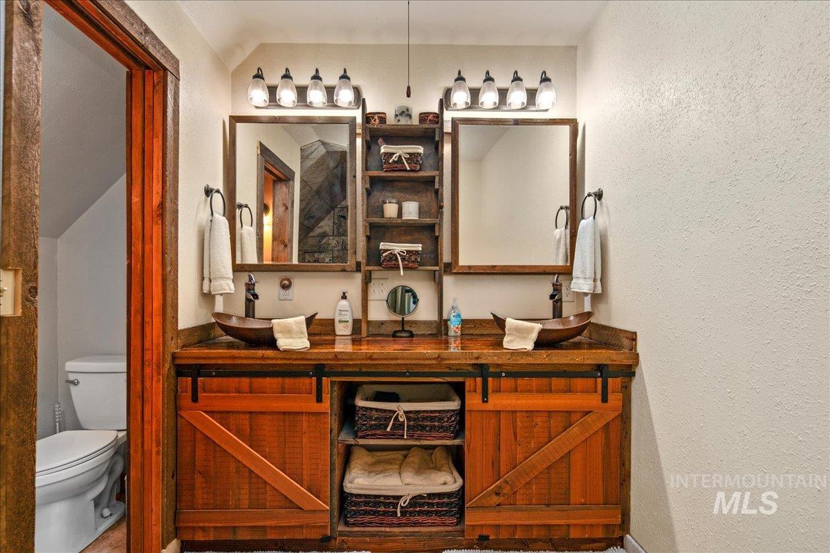 6856 Highway 55, Horseshoe Bend, Idaho 83629, 3 Bedrooms, 3 Bathrooms, Residential For Sale, Price $1,498,000, 98923100