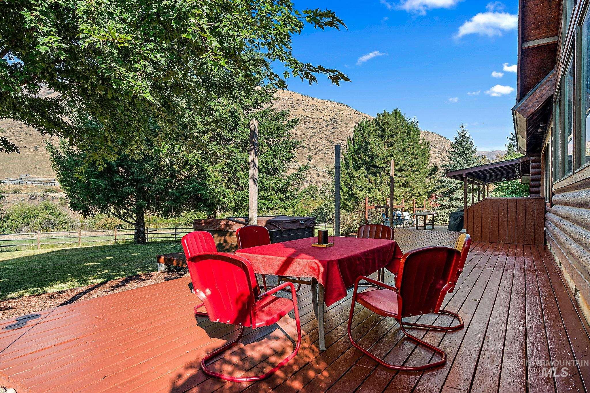 6856 Highway 55, Horseshoe Bend, Idaho 83629, 3 Bedrooms, 3 Bathrooms, Residential For Sale, Price $1,498,000, 98923100